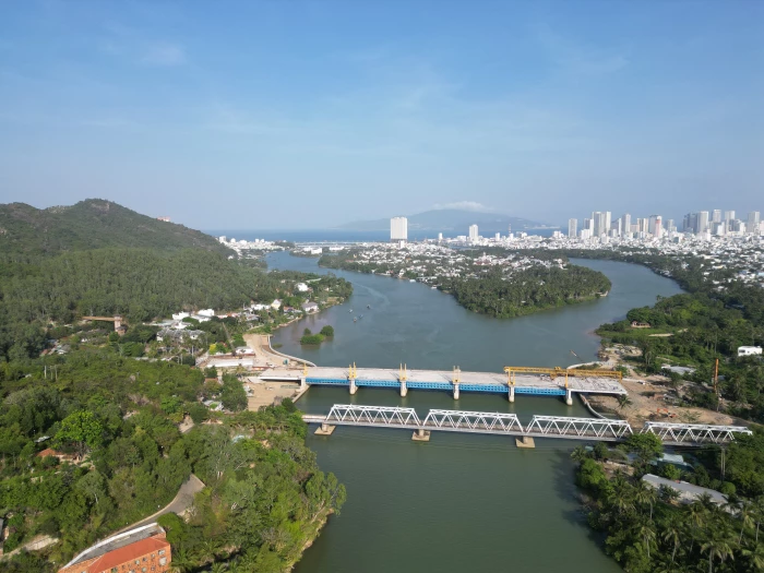 Chào mừng Đại hội đại biểu Đảng bộ tỉnh Khánh Hòa lần thứ I, nhiệm kỳ 2025 - 2030: Quyết liệt gỡ nút thắt đầu tư công, tạo đà bứt phá 