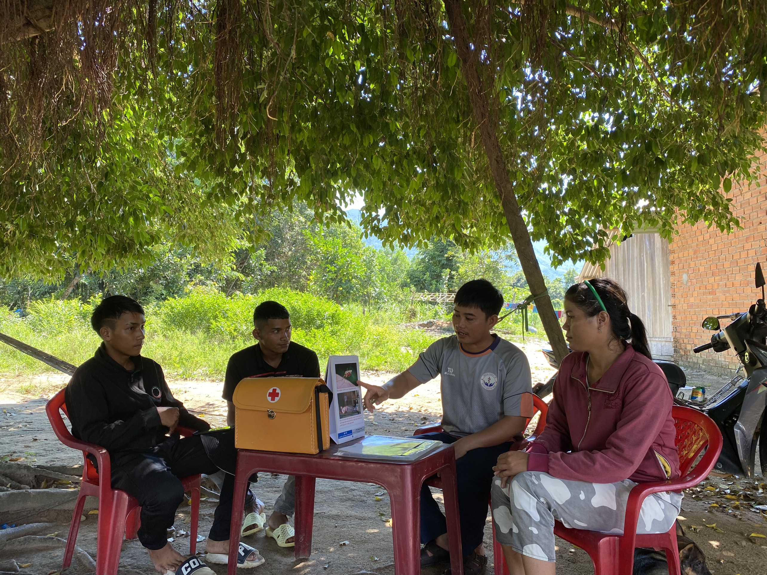 Phòng, chống bệnh sốt rét: Giám sát chặt người đi rừng, ngủ rẫy