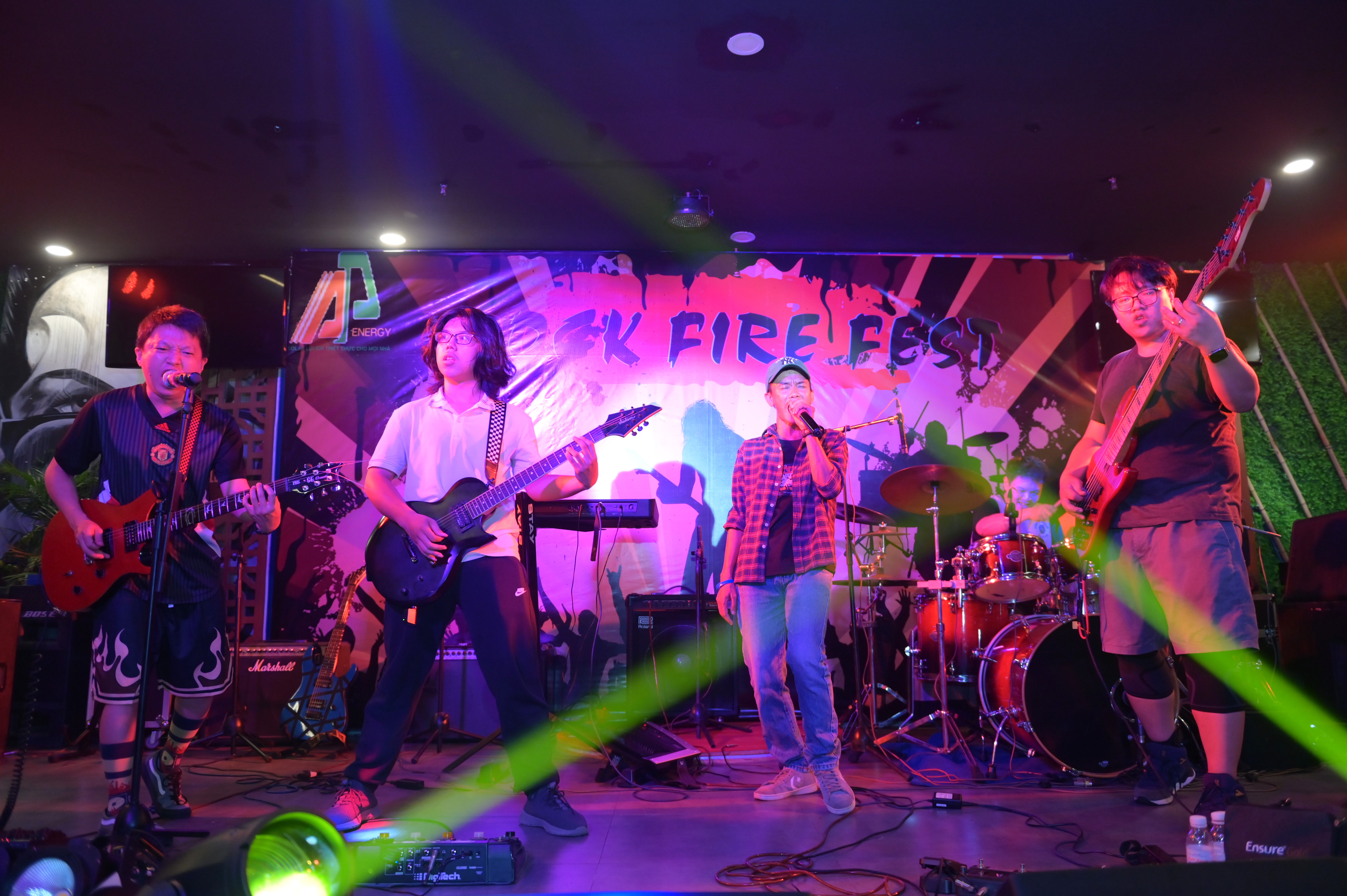 Xúc cảm cùng Rock Fire Fest