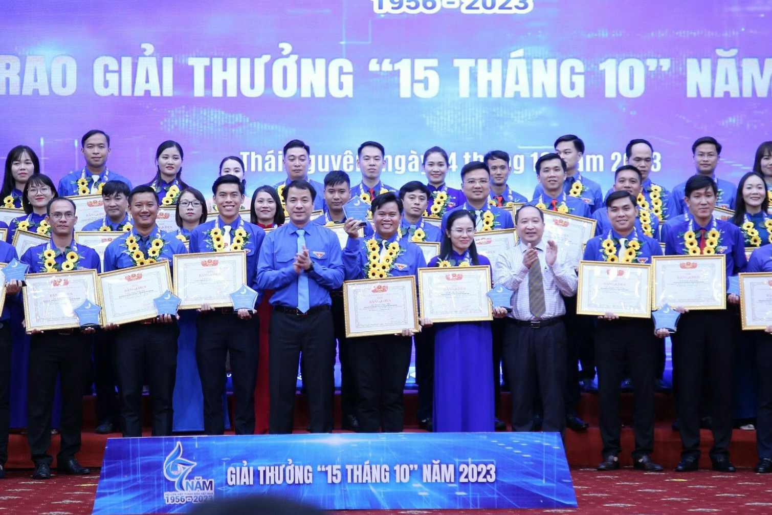 Thủ lĩnh thanh niên năng động