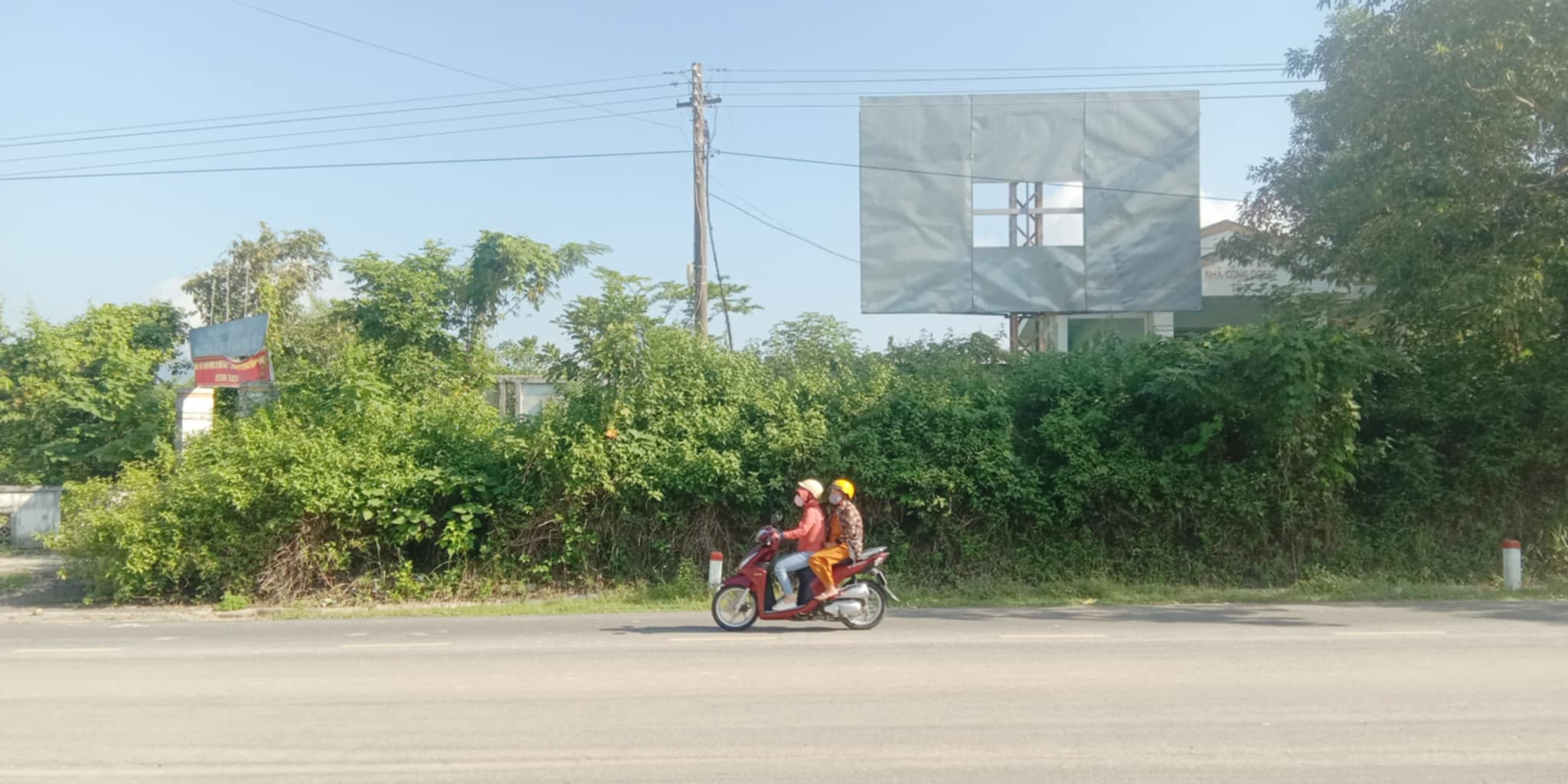 Pa nô tuyên truyền không còn nội dung