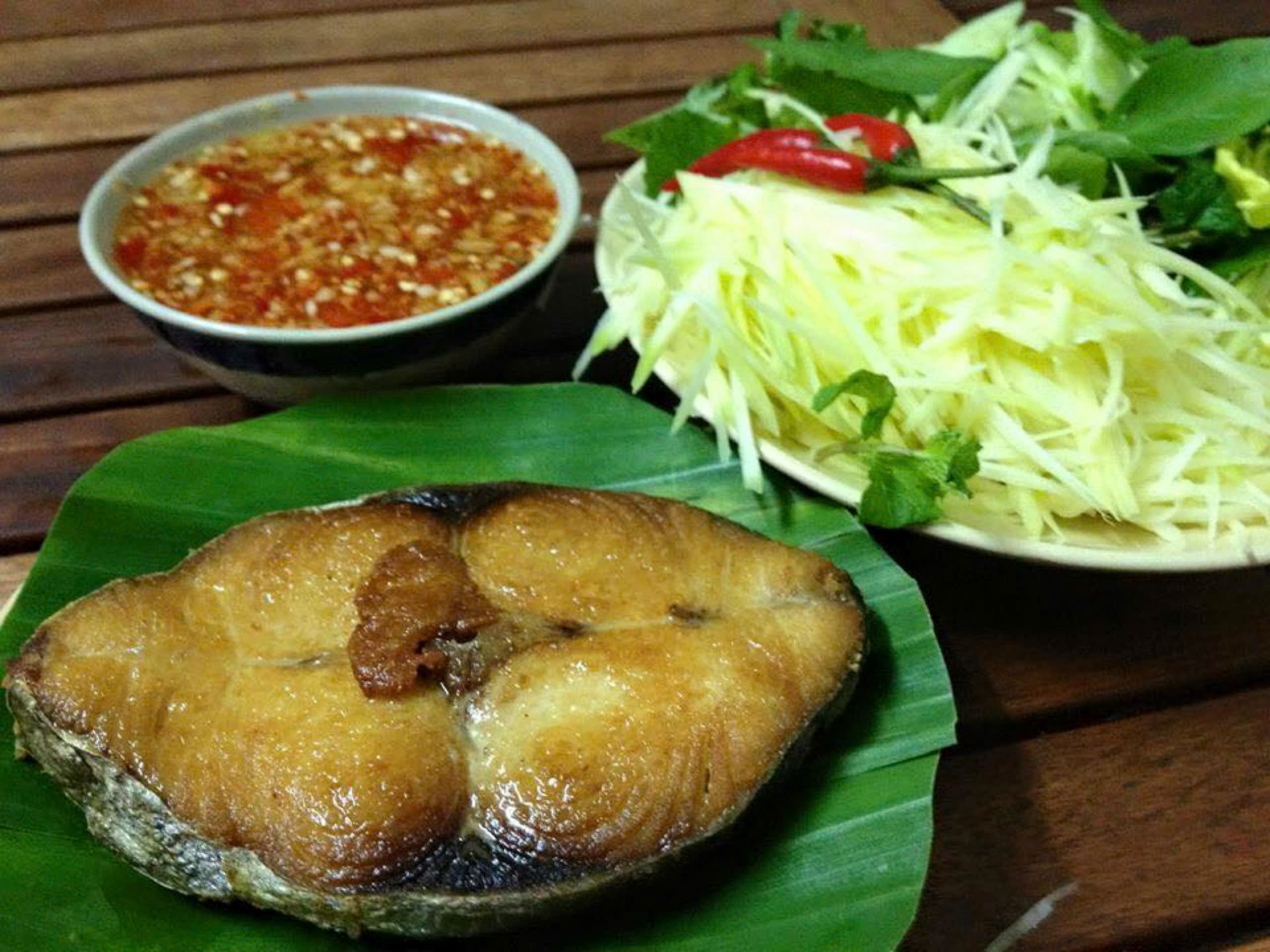 Đậm vị với món cá chiên xoài bằm