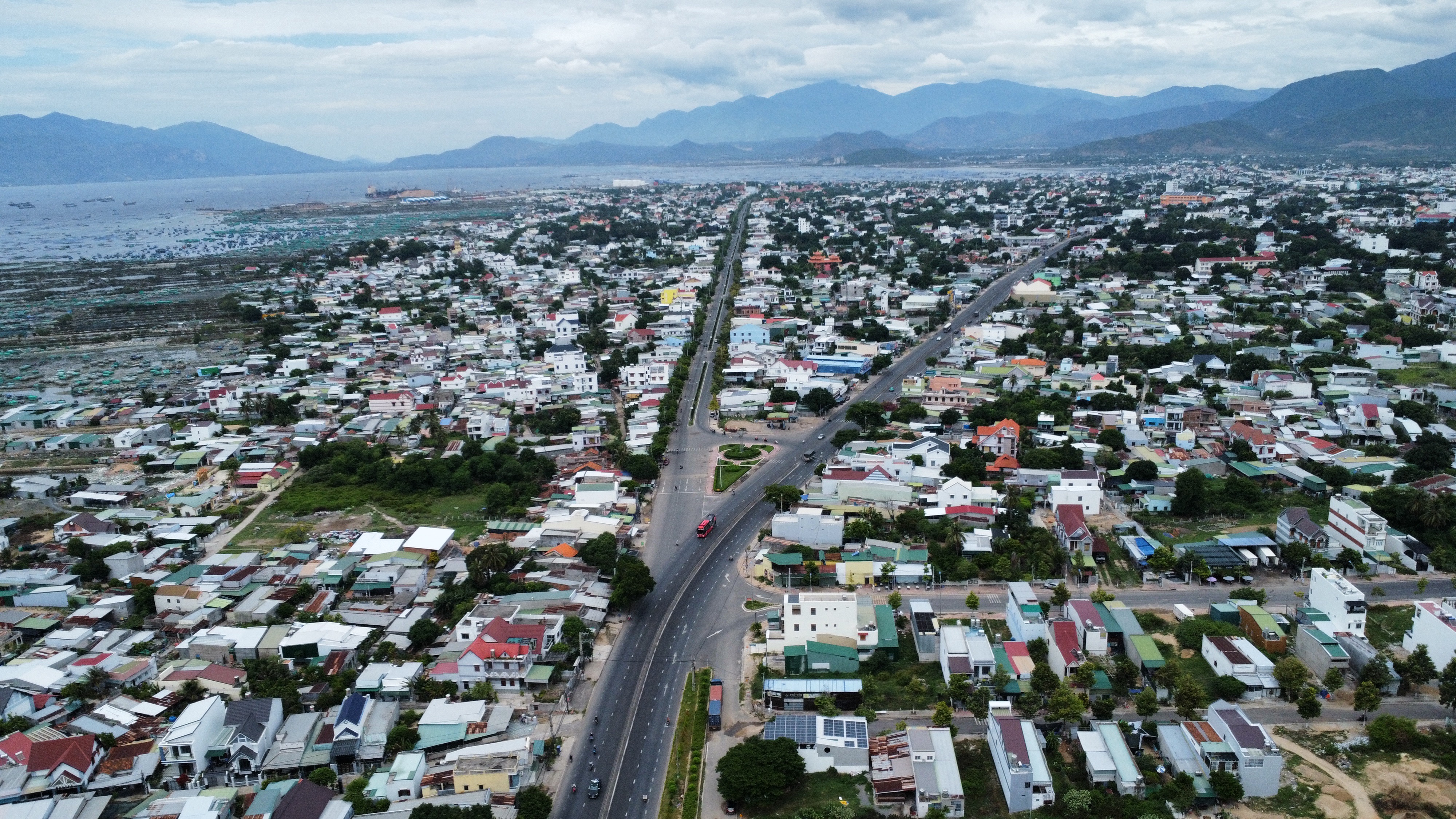 Xây dựng lộ trình để Cam Ranh lên quận