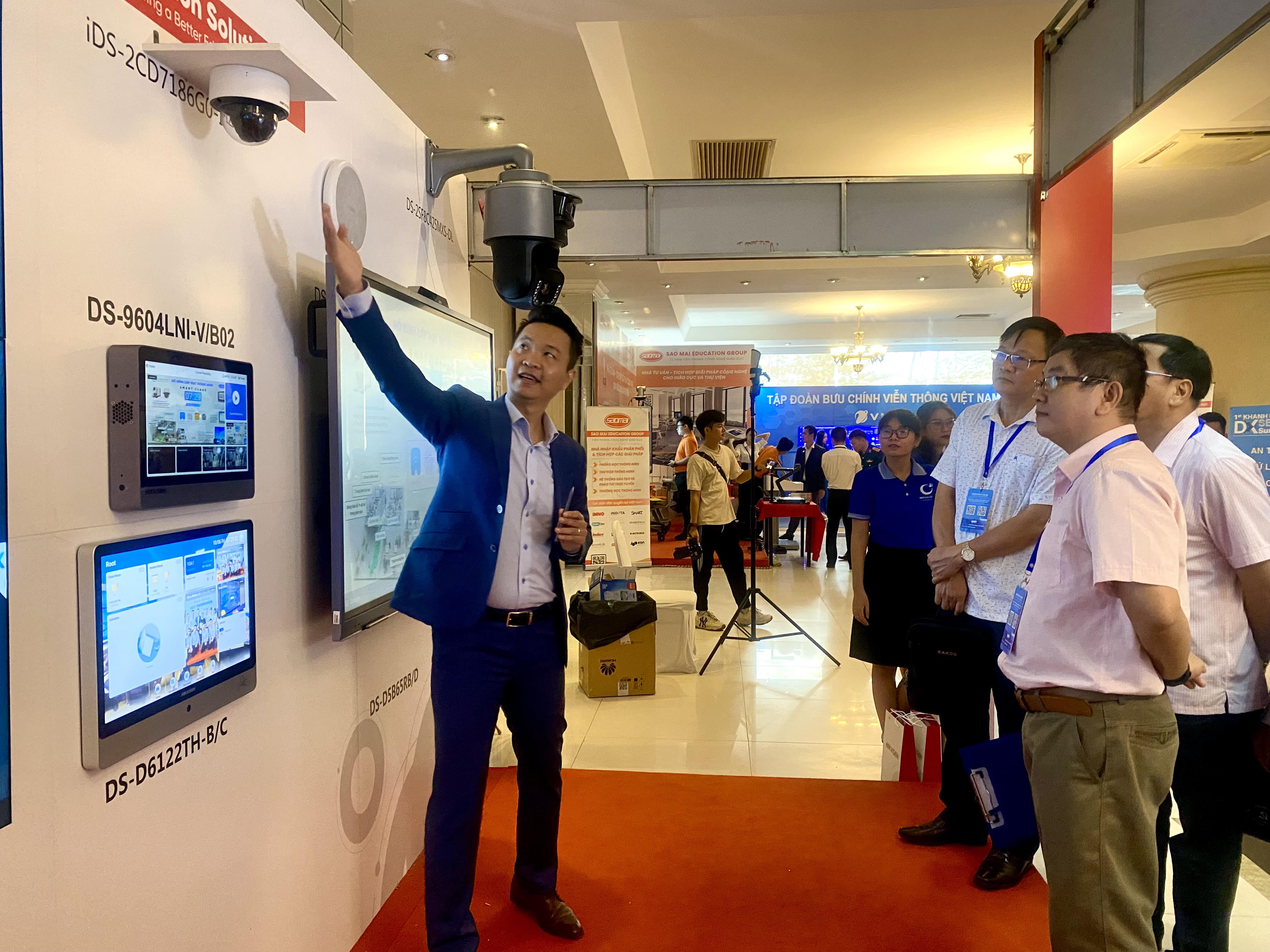 Hưởng ứng Ngày Chuyển đổi số quốc gia 10-10 và Ngày hội công nghệ số tỉnh Khánh Hòa năm 2024: Trung tâm Thông tin phục vụ chỉ đạo điều hành của lãnh đạo tỉnh (IOC): Góp phần giám sát thông minh, điều hành hiệu quả