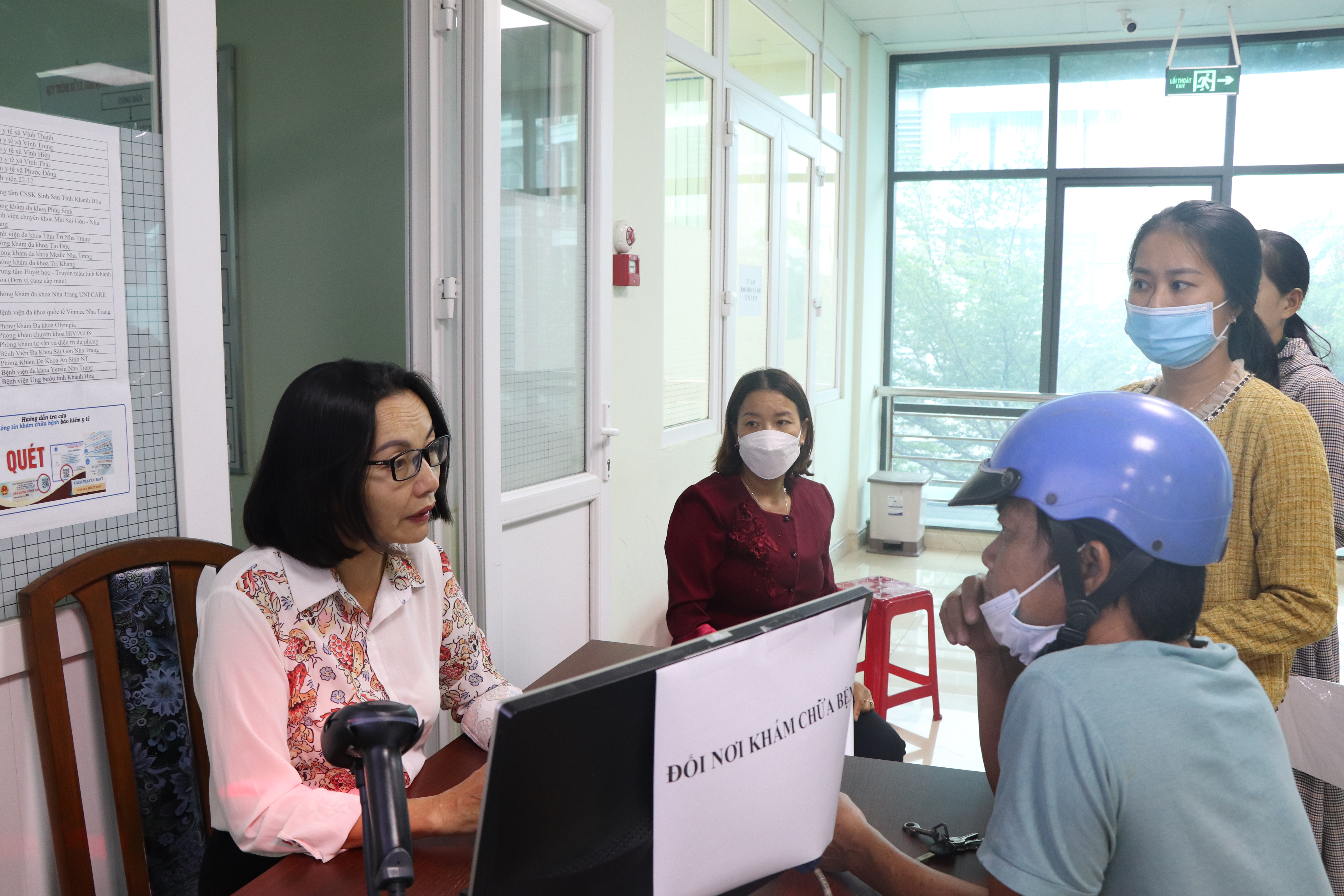 Thực hiện đổi nơi đăng ký khám, chữa bệnh ban đầu trên bảo hiểm y tế