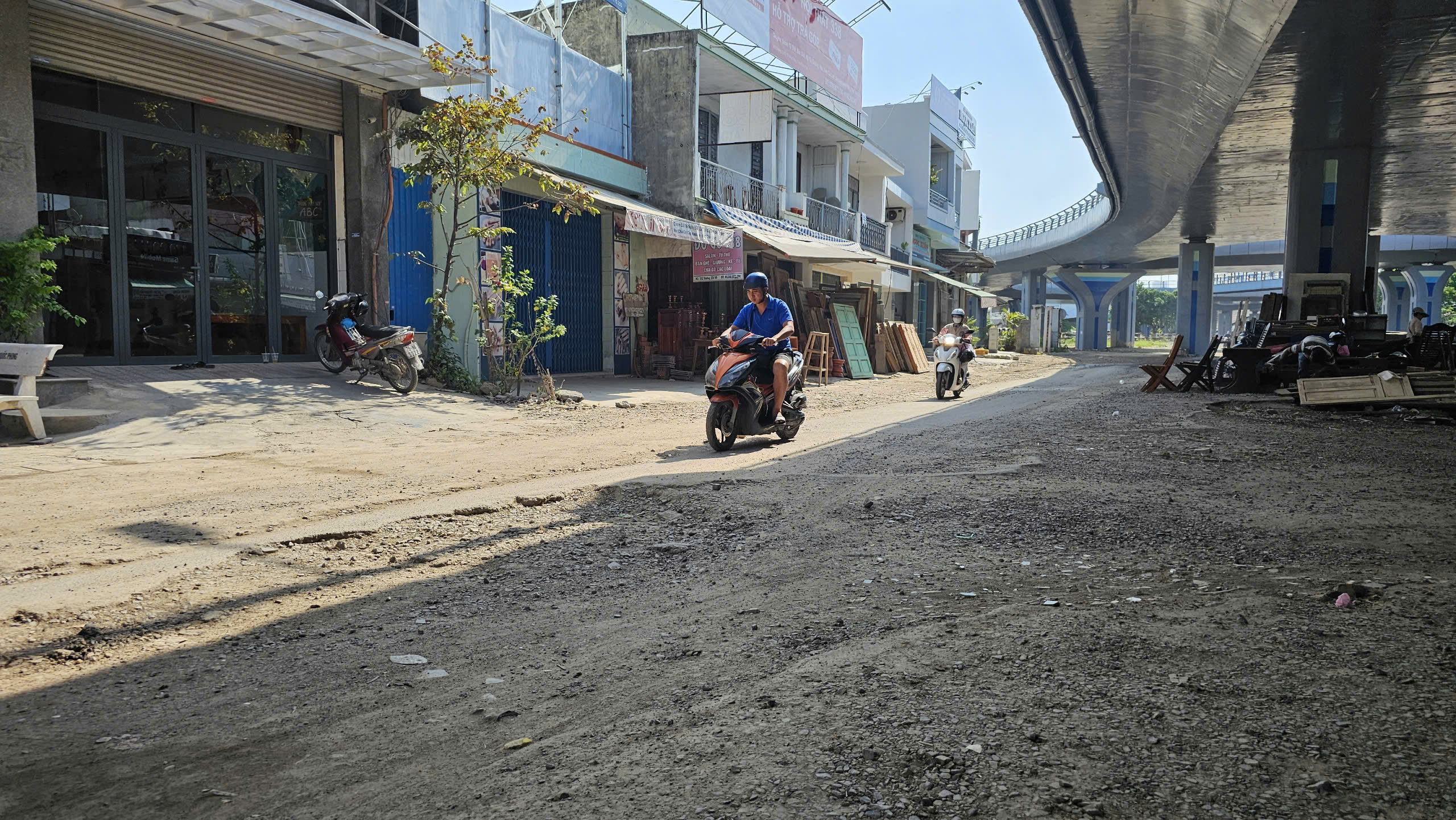 Dự án nút giao thông Ngọc Hội: Cần sớm thi công hoàn thiện đường gom tầng mặt đất