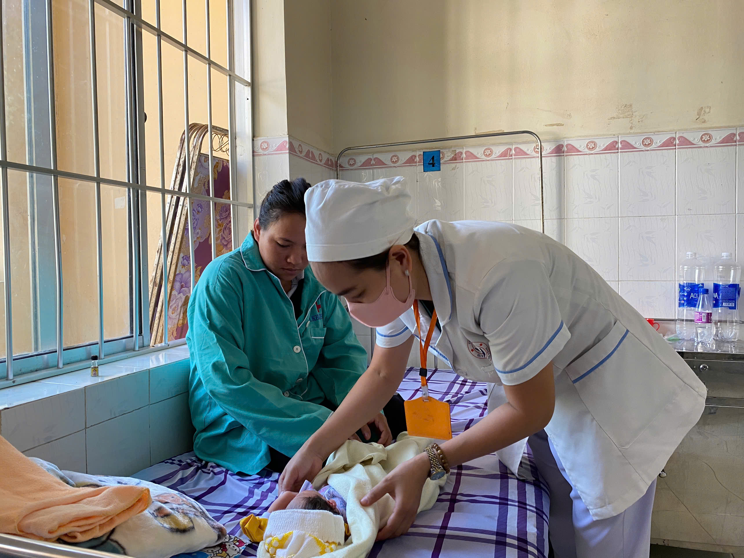 Nâng cao kiến thức làm mẹ an toàn cho phụ nữ