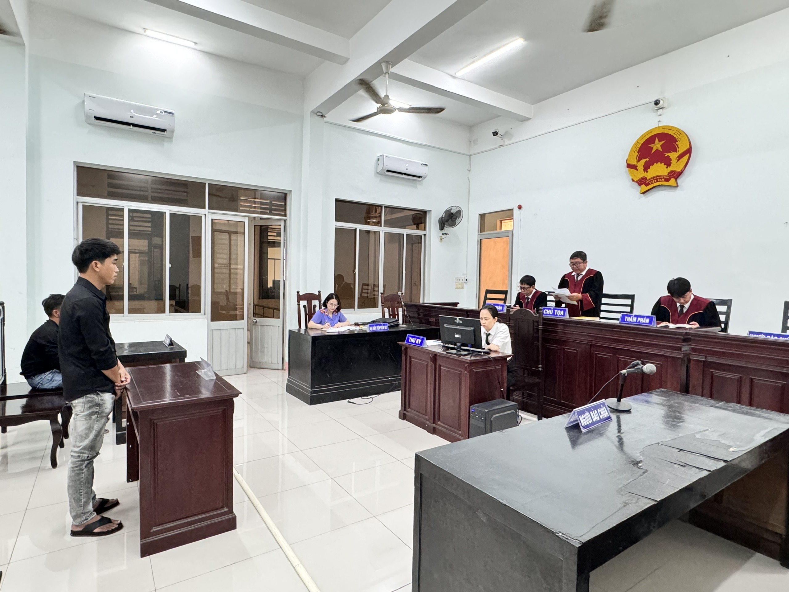 Vụ bạn nhậu đánh nhau, đôi bên cùng thương tích ở Cam Ranh: Tòa hủy bản án sơ thẩm