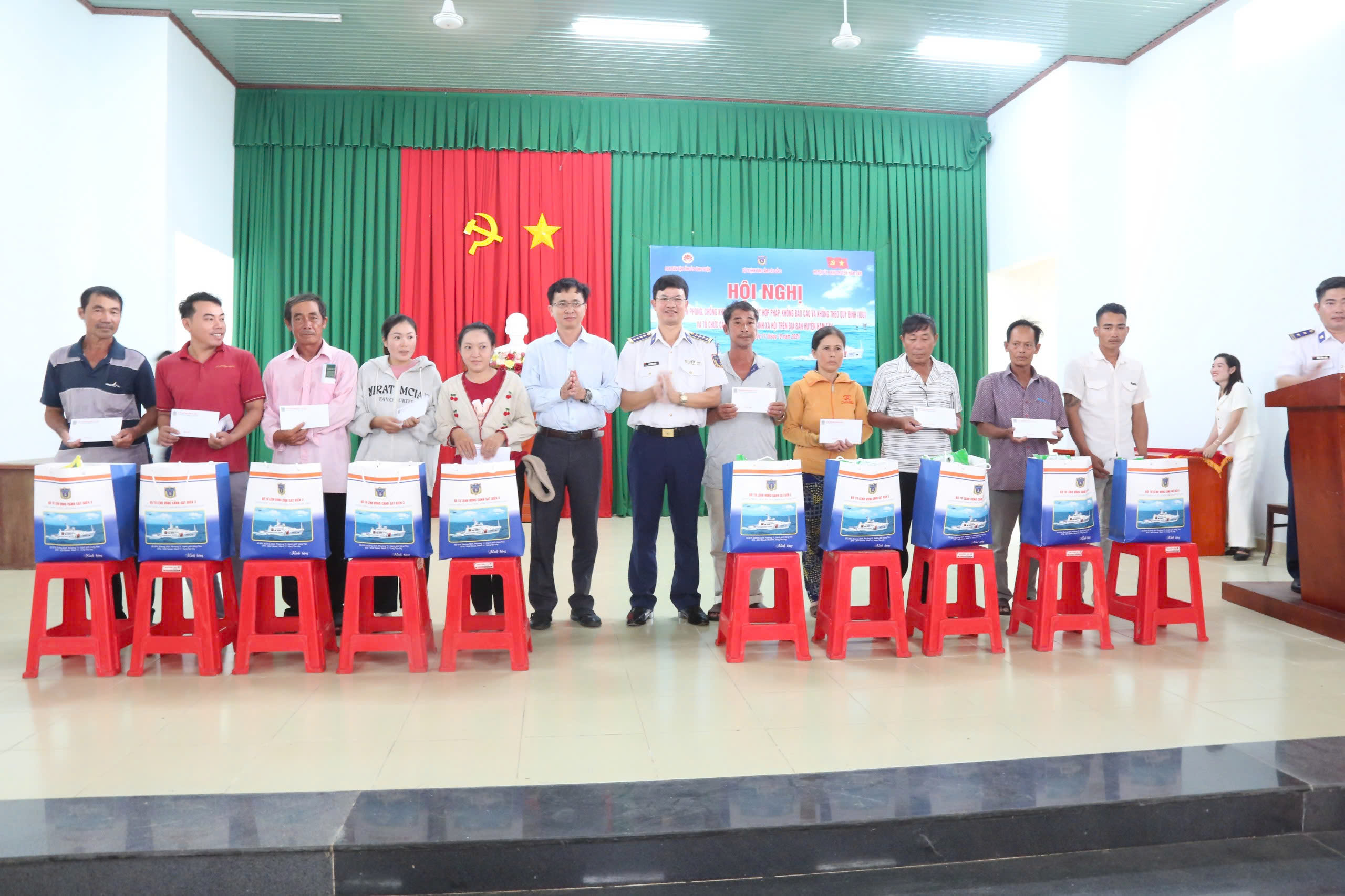 Bộ Tư lệnh Vùng Cảnh sát biển 3: Tổ chức chương trình “Cảnh sát biển đồng hành với ngư dân” năm 2024