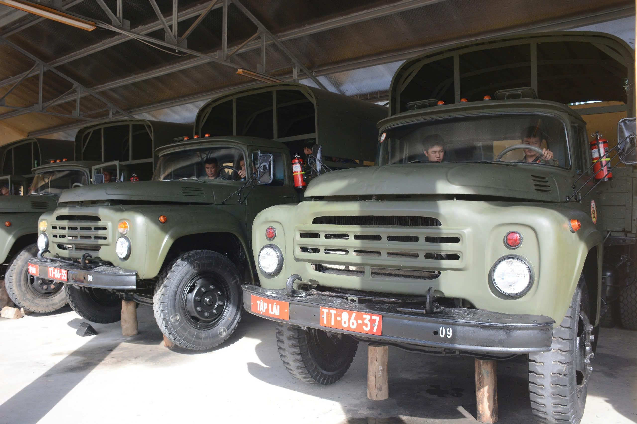 Trường Trung cấp Kỹ thuật Miền Trung:: Nâng cao chất lượng đào tạo lái xe quân sự