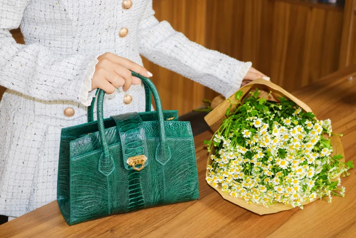 ​​​​​​Thời trang da đà điểu - cá sấu Khatoco: Tôn vinh đẳng cấp phái đẹp