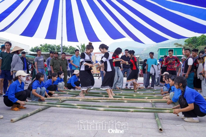 Đánh thức sắc màu văn hóa vùng Khánh Sơn