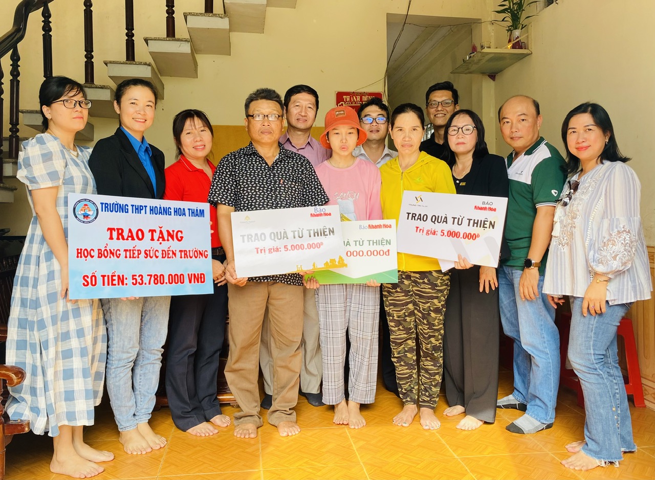 Bạn đọc ủng hộ hơn 143 triệu đồng cho em Lê Đặng Kim Ngân