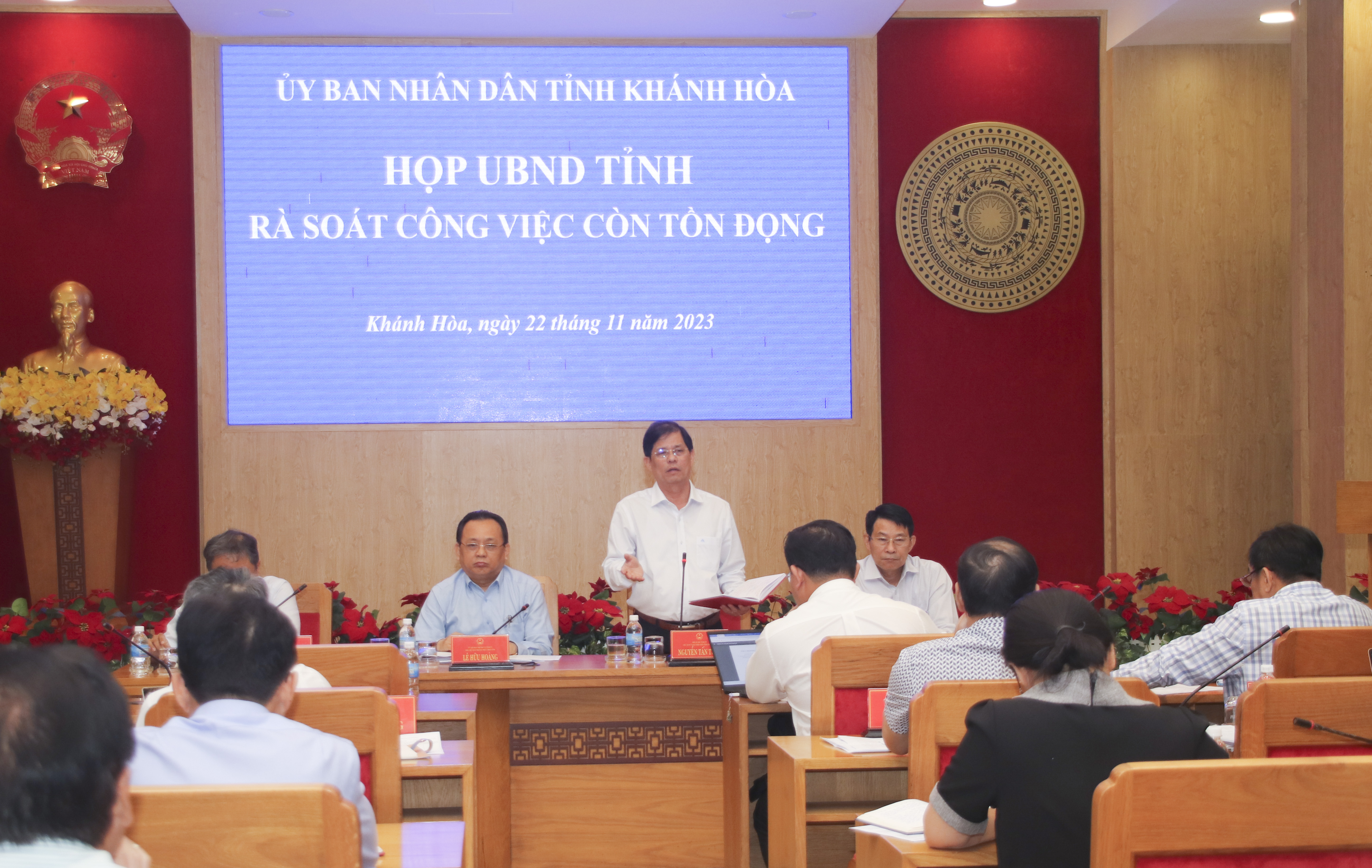 UBND tỉnh Khánh Hòa:: Rà soát các công việc còn tồn đọng