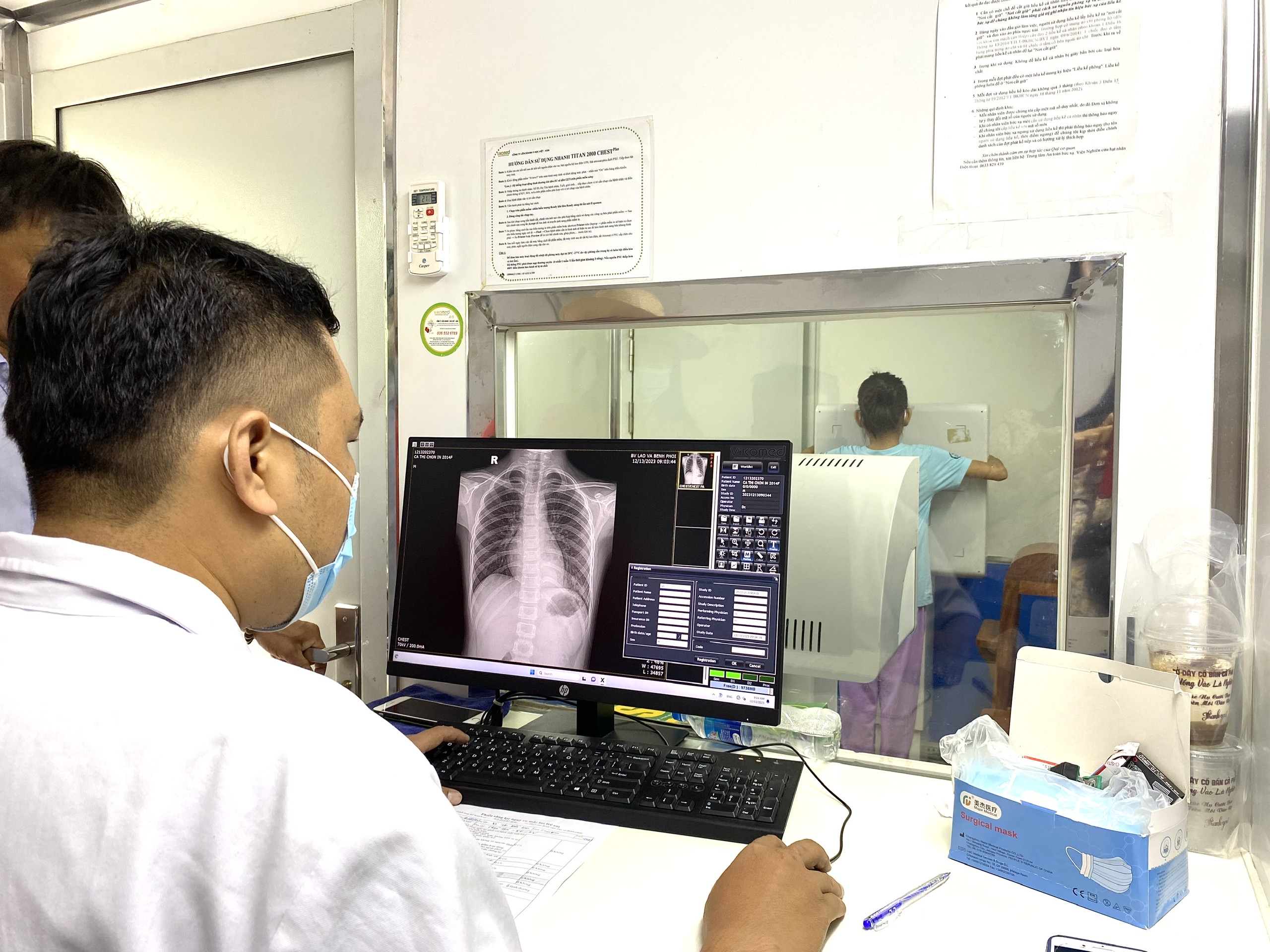 Khám sàng lọc bệnh lao cho trẻ em Khánh Vĩnh