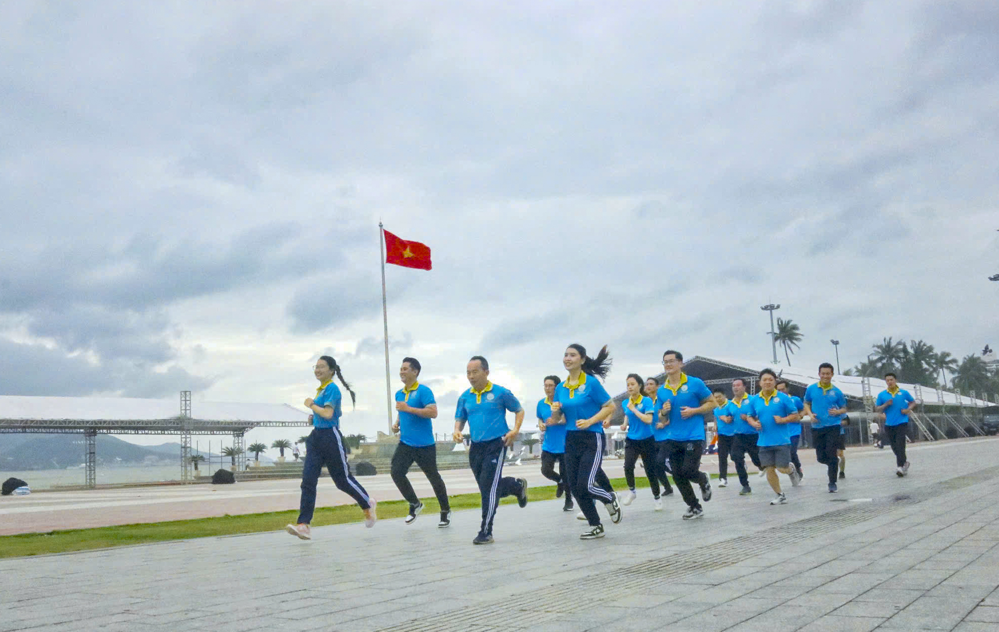 Team Sanvinest Khánh Hòa: Rèn sức hưởng ứng giải chạy đêm Nha Trang