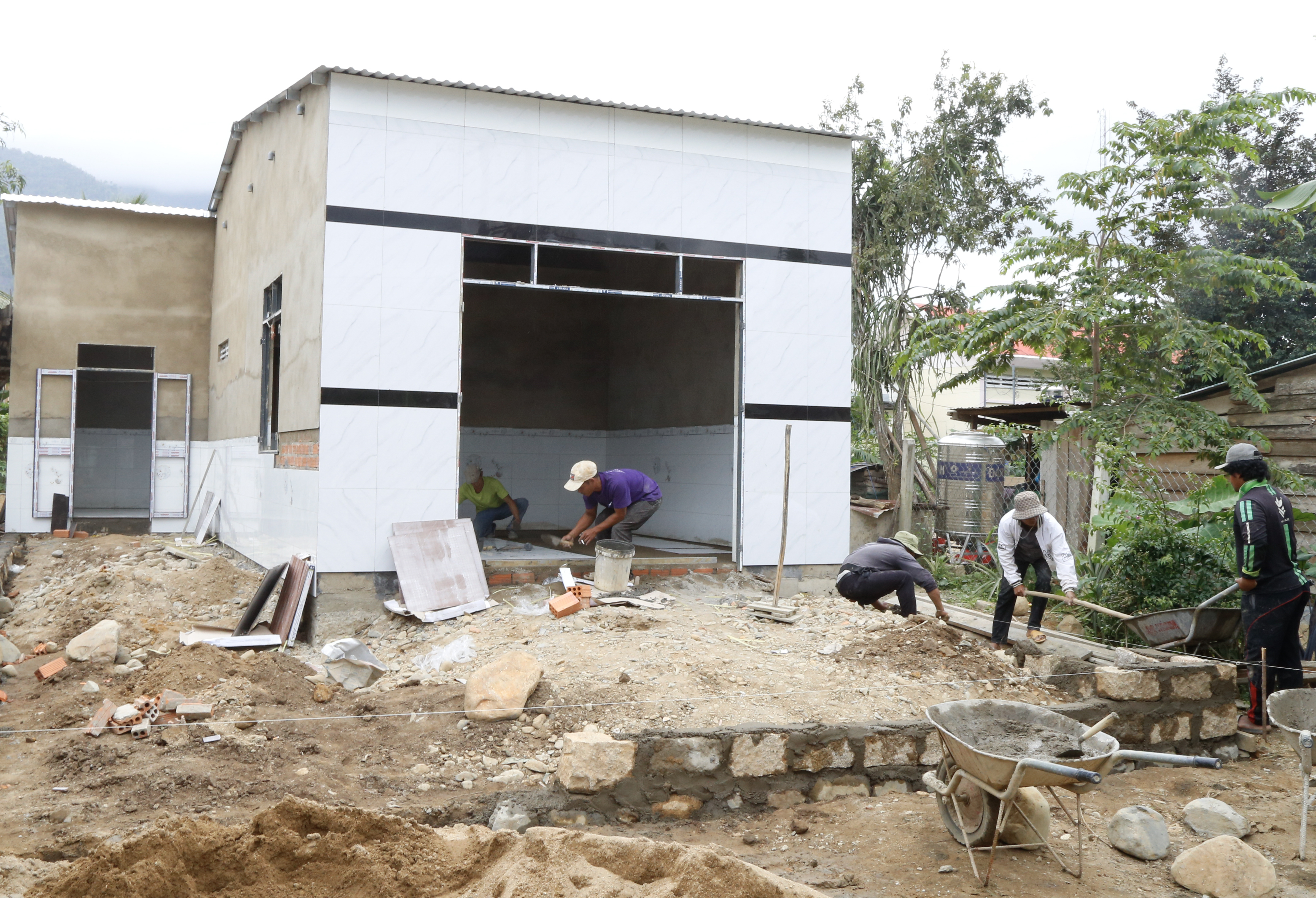 Khánh Sơn: Quyết tâm không để tái nghèo 