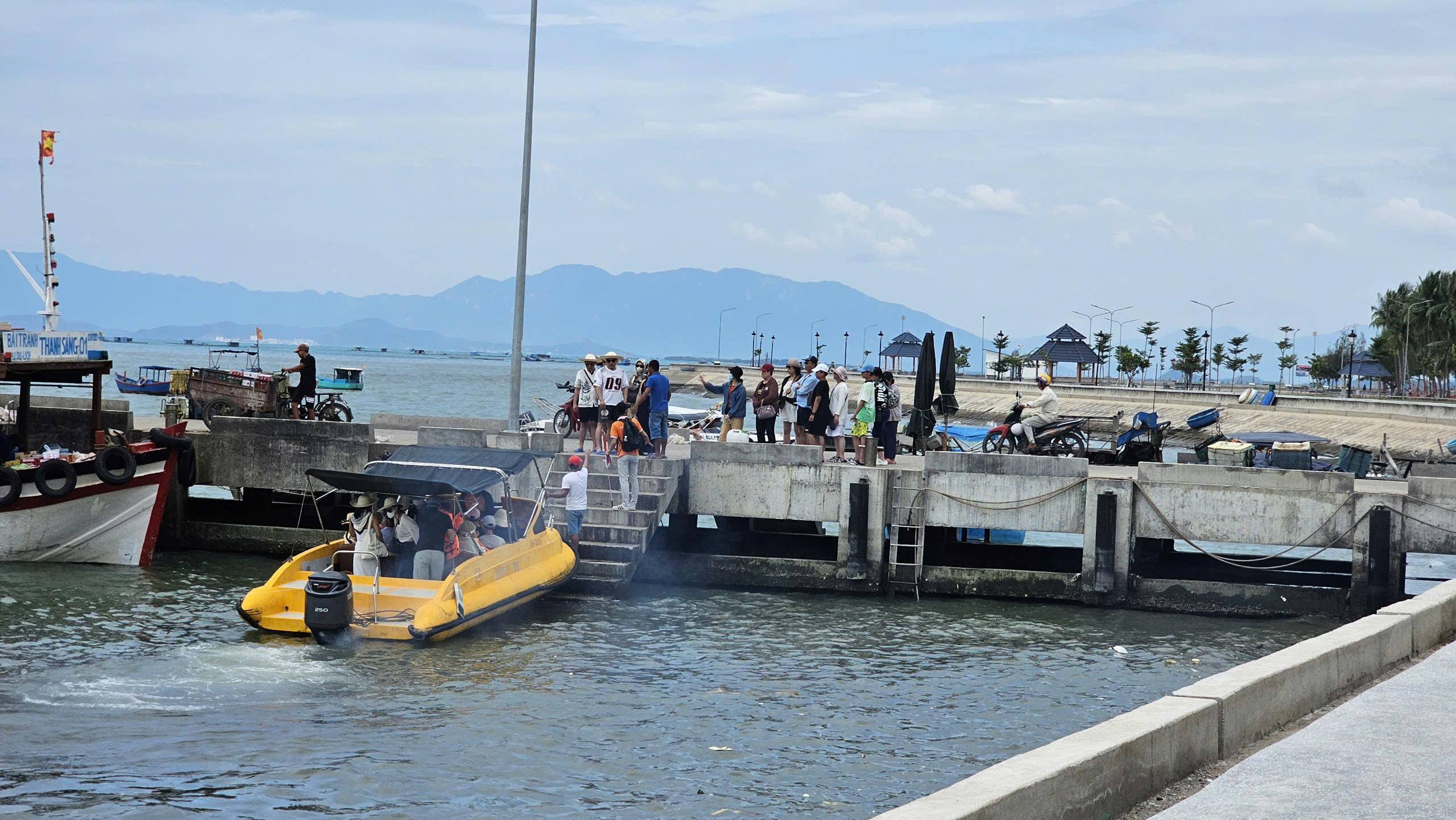 Lộn xộn hoạt động du lịch ở Điệp Sơn