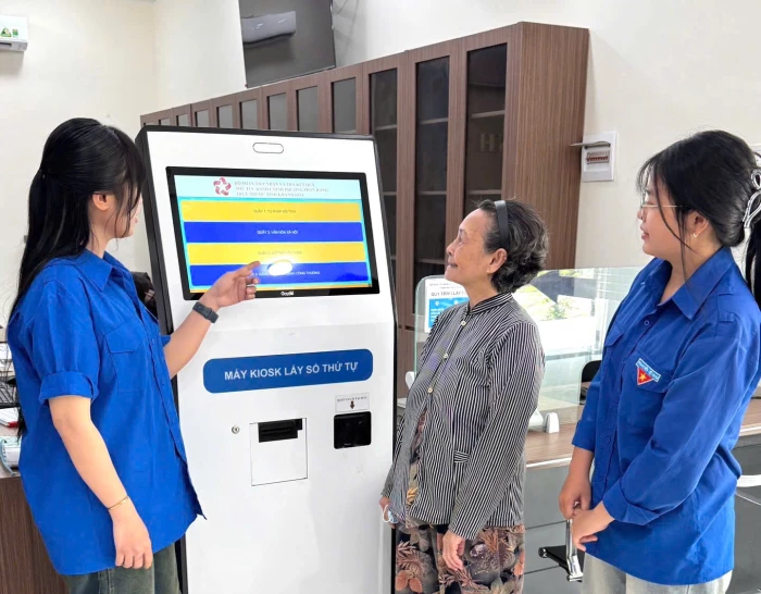 Chuyển đổi số để phục vụ Nhân dân tốt hơn