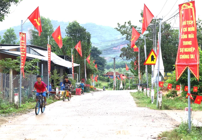 Đảng bộ xã Tây Khánh Vĩnh đưa nghị quyết vào cuộc sống