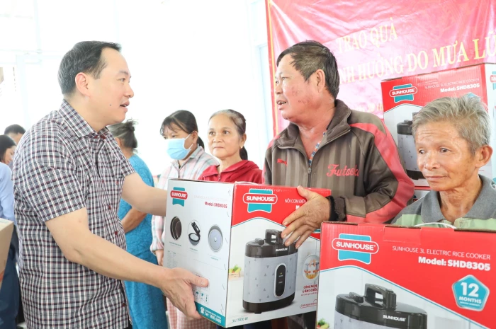 Tiếp thêm nguồn lực cho dân