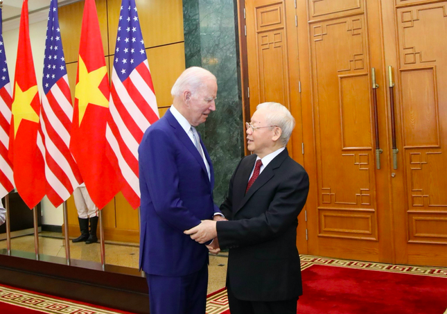 Tổng Bí thư Nguyễn Phú Trọng và Tổng thống Mỹ Joe Biden trong cuộc họp báo chiều 10/9/2023