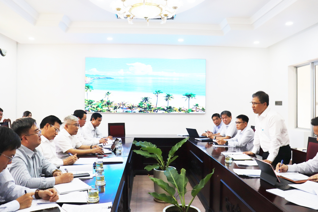 Khẩn trương hoàn thiện thủ tục triển khai Dự án Tuyến đường ven biển từ xã Vạn Lương (huyện Vạn Ninh) đi thị xã Ninh Hòa