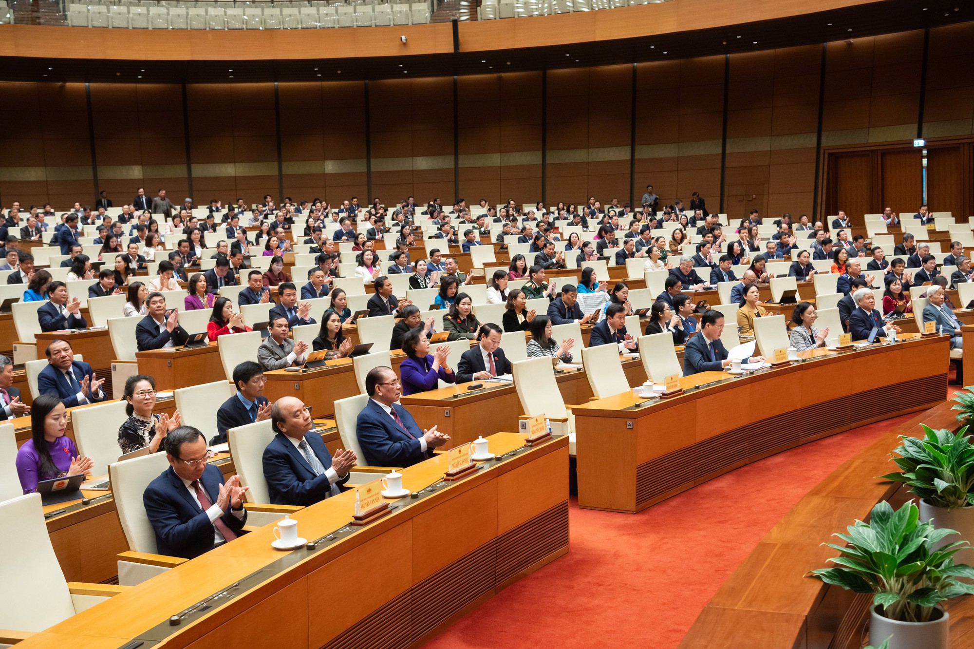 Quốc hội thông qua Luật đất đai (sửa đổi)