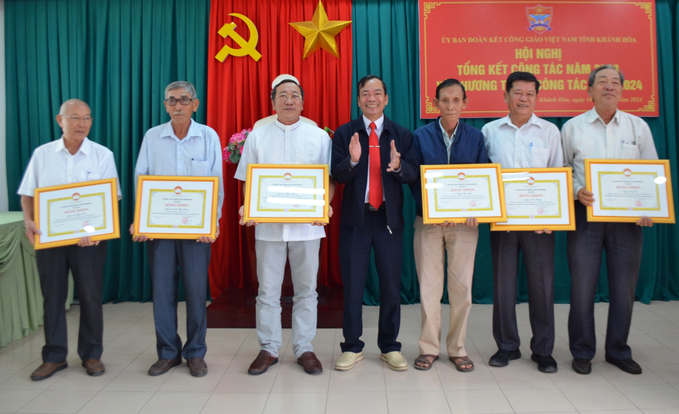 Đồng bào Công giáo luôn gắn bó đồng hành cùng dân tộc 