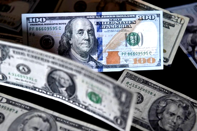 Tỷ giá USD hôm nay (12-1): Đồng USD "mắc kẹt" dưới mốc 102,5