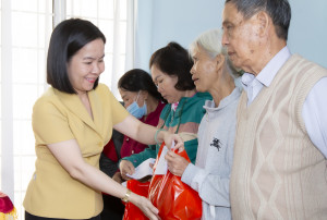 Hội Nông dân tỉnh Khánh Hòa: Trao quà Tết cho hội viên, nông dân khó khăn