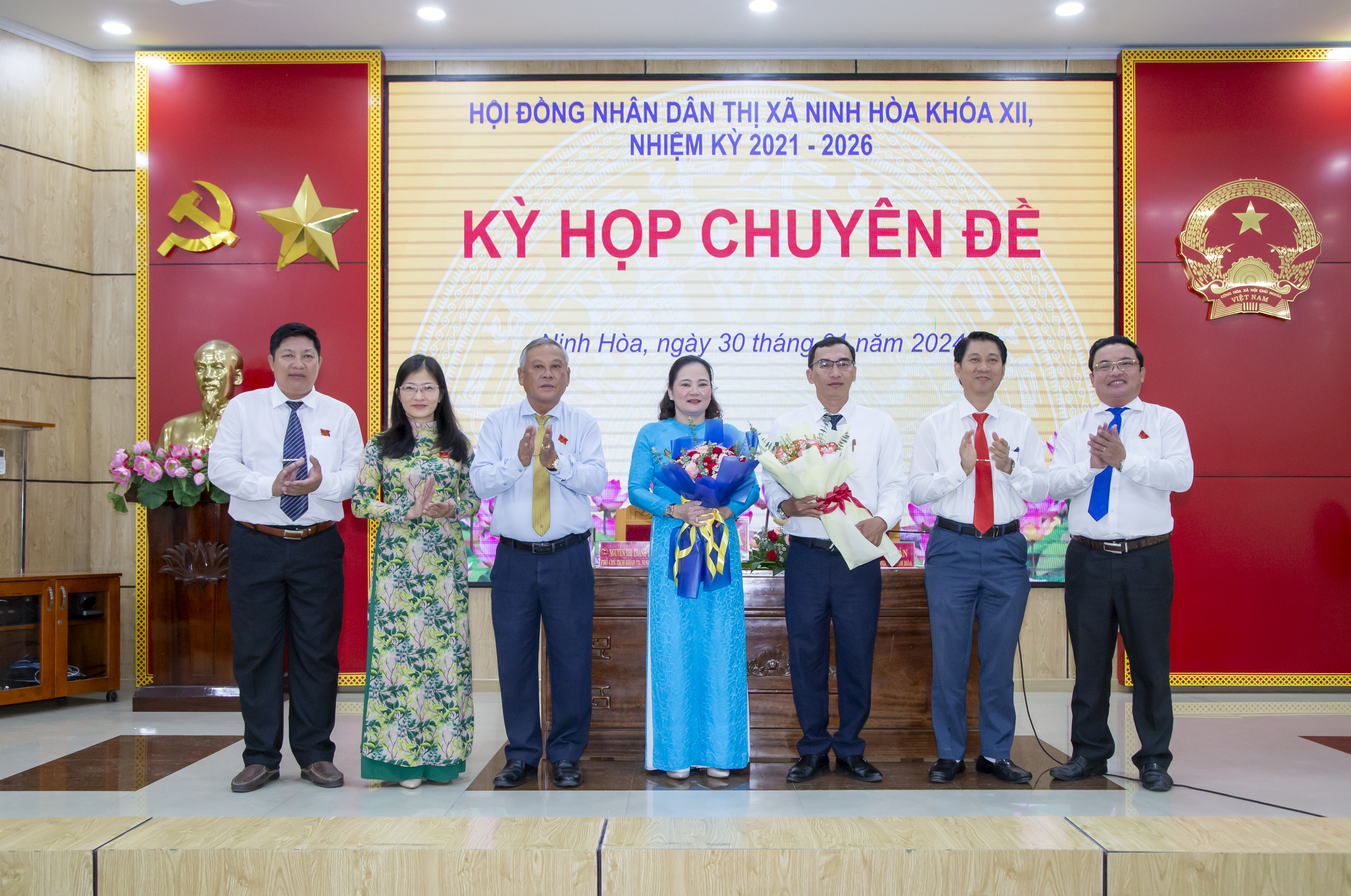 HĐND thị xã Ninh Hòa: Bầu Chủ tịch và Phó Chủ tịch UBND thị xã Ninh Hòa