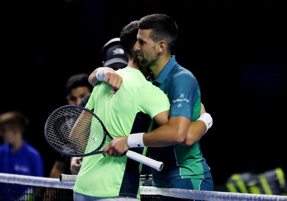 Novak Djokovic ca ngợi Carlos Alcaraz là đối thủ xứng tầm và đủ sức kế cận Big 3 gánh vác quần vợt trong thập kỷ tới.

