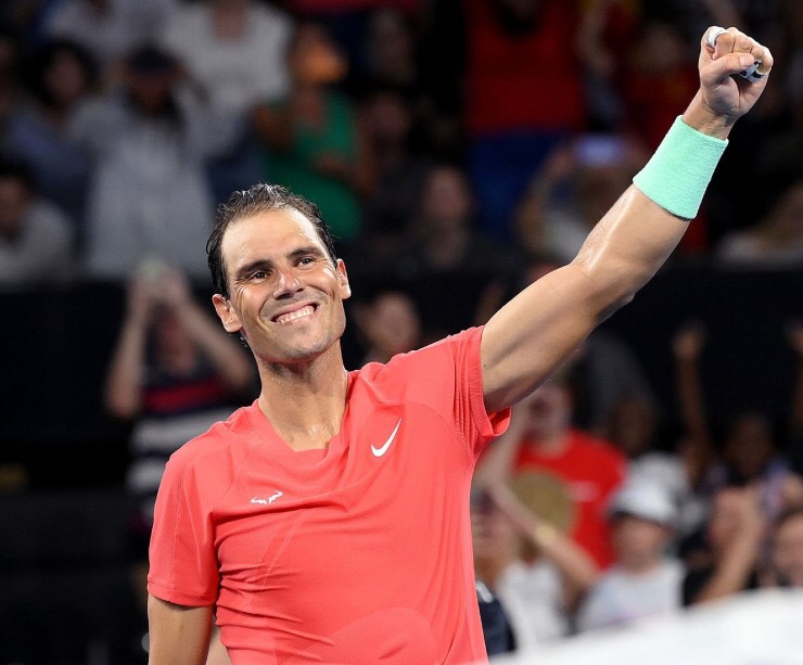 Tay vợt số một thế giới Djokovic khởi đầu không suôn sẻ