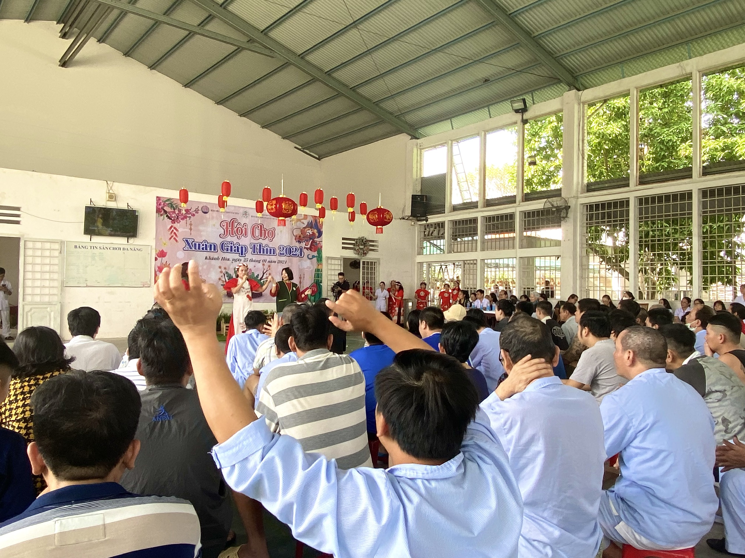 Bệnh viện Chuyên khoa Tâm Thần tỉnh Khánh Hòa tổ chức Hội chợ Xuân cho bệnh nhân