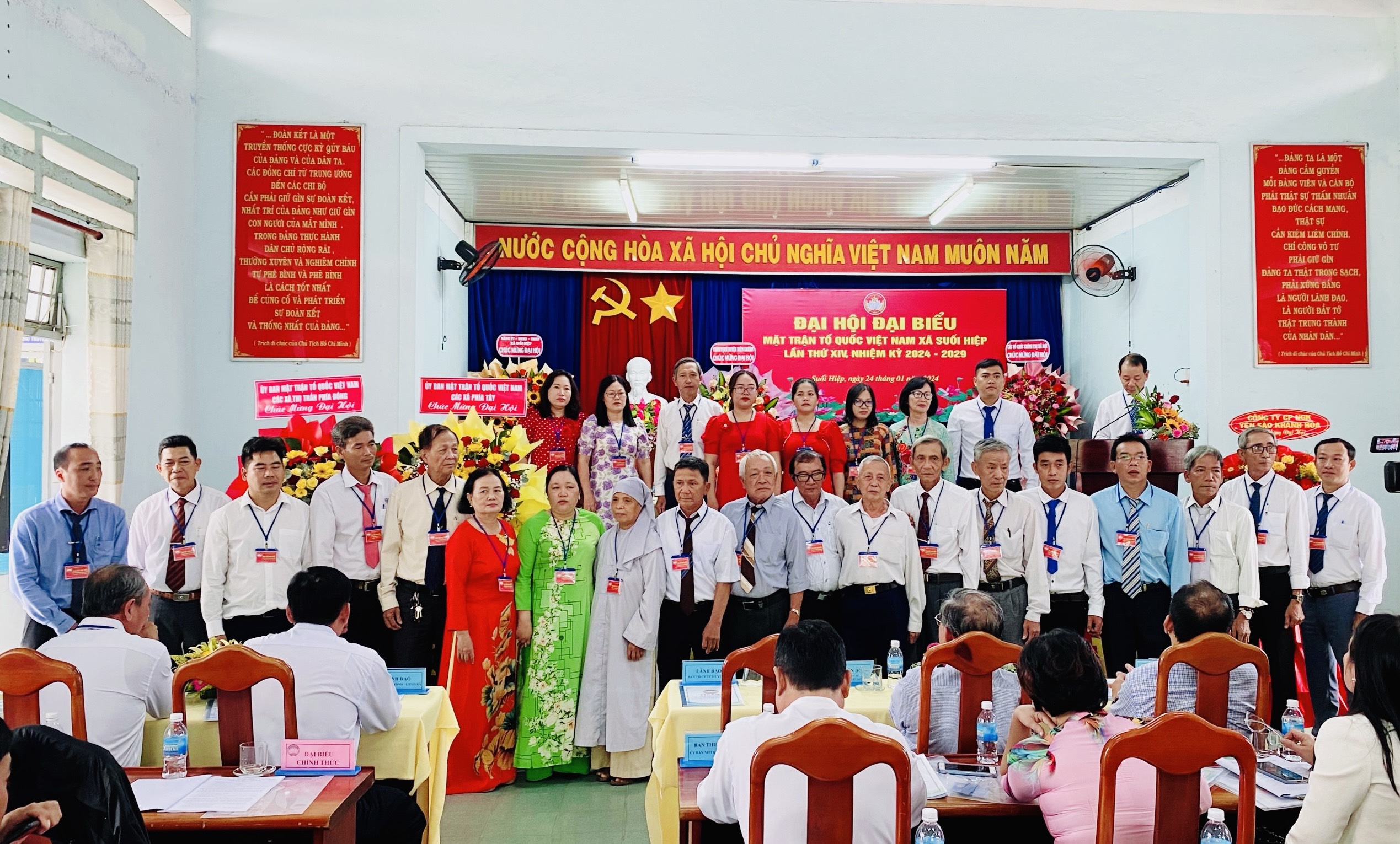 Các Ủy viên UBMTTQ Việt Nam xã Suối Hiệp nhiệm kỳ mới ra mắt đại hội