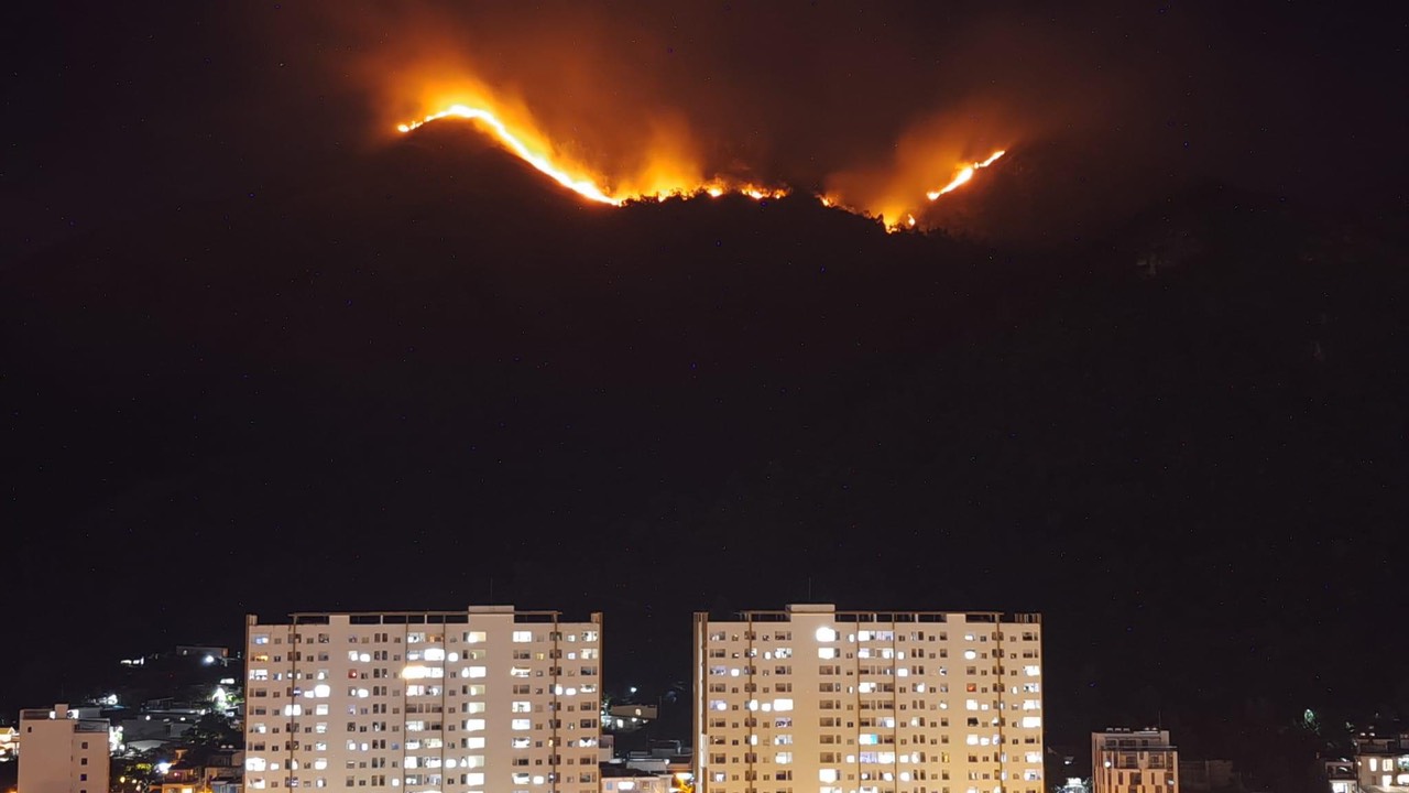 Khu vực xảy ra cháy trên núi Cô Tiên