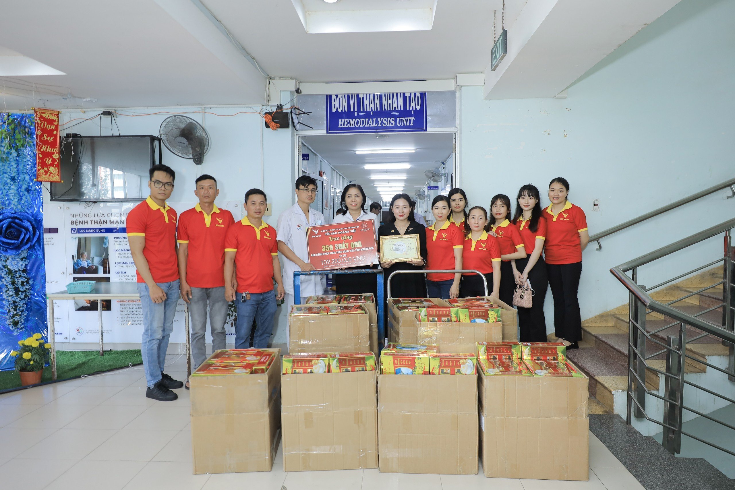 Trao 350 suất quà cho bệnh nhân nghèo đang điều trị tại Bệnh viện Đa khoa tỉnh Khánh Hòa