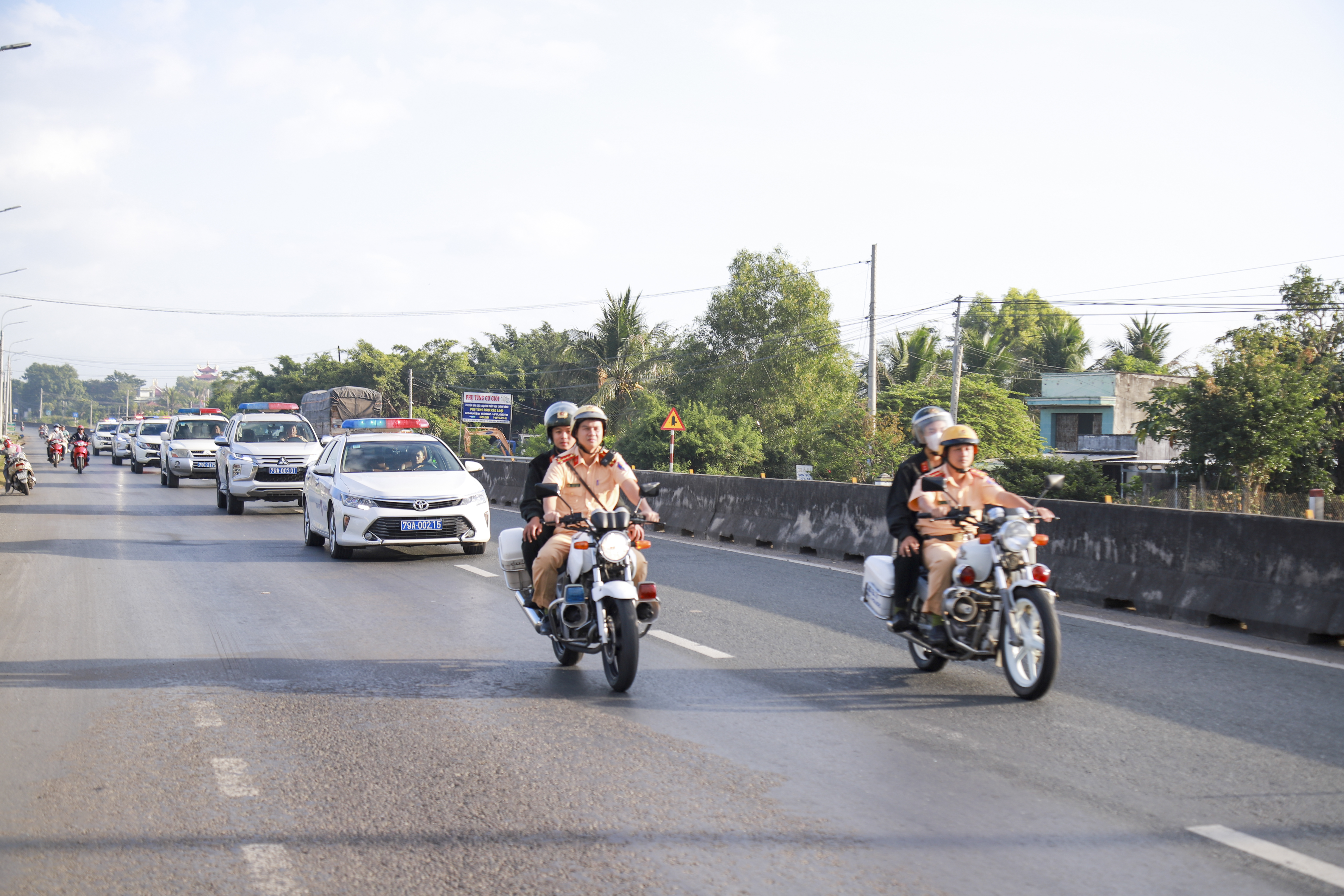 Ra quân cao điểm bảo đảm trật tự an toàn giao thông dịp Tết