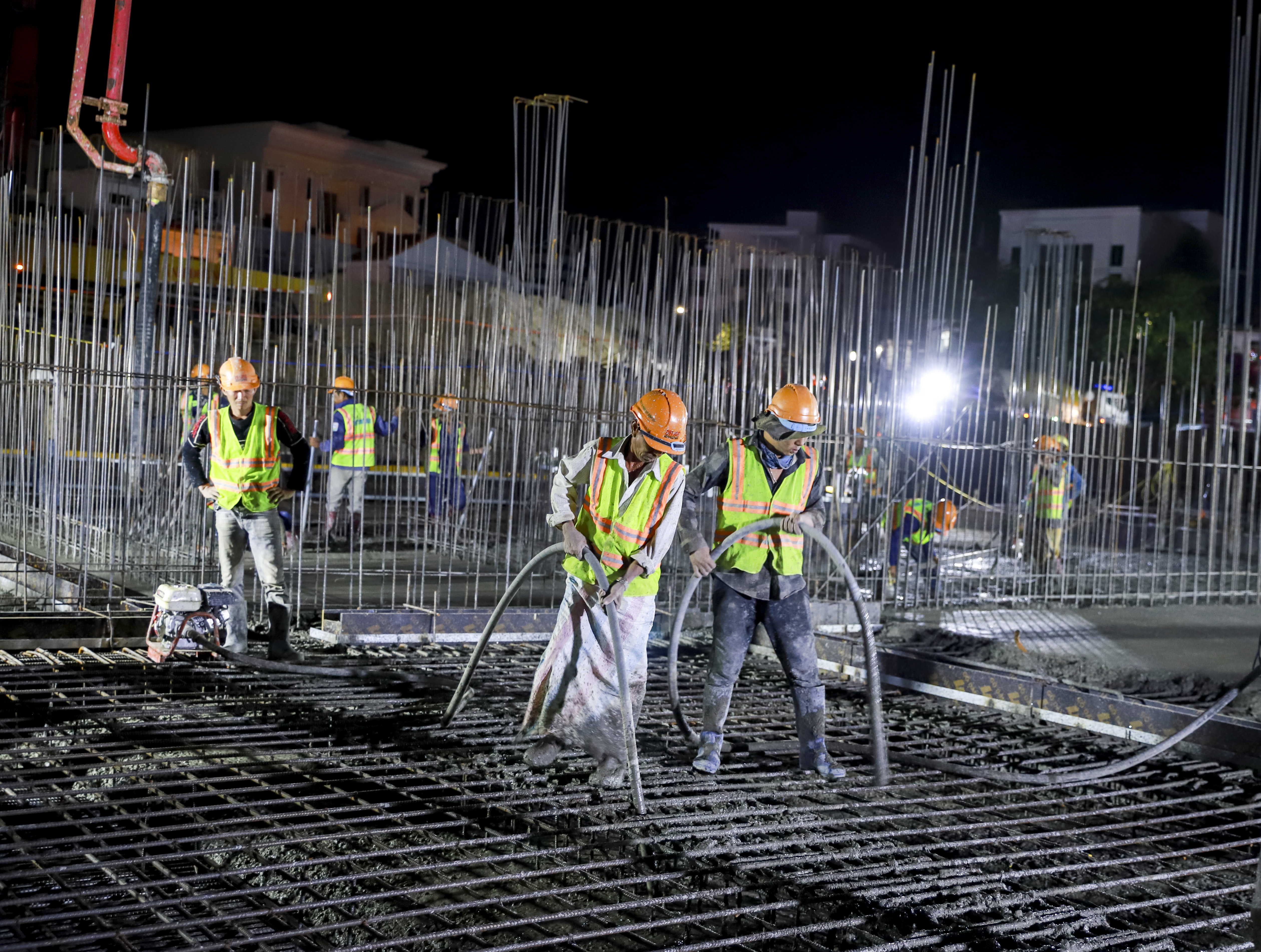 Dự án Cung văn hóa thiếu nhi tỉnh Khánh Hòa: Thi công 3 ca, xuyên Tết đẩy nhanh tiến độ