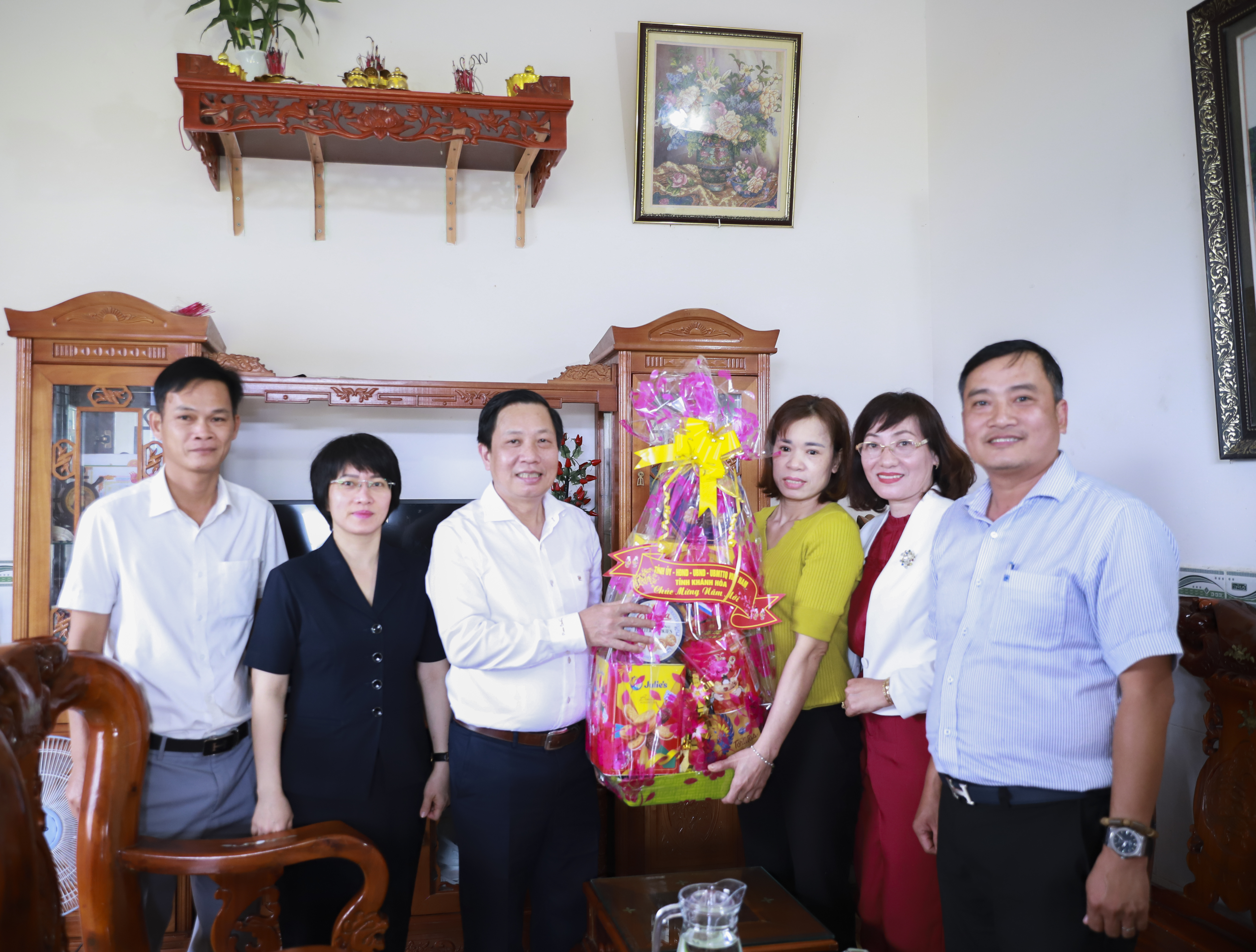 Phó Bí thư Tỉnh ủy Hà Quốc Trị thăm gia đình có thân nhân đang công tác tại quần đảo Trường Sa