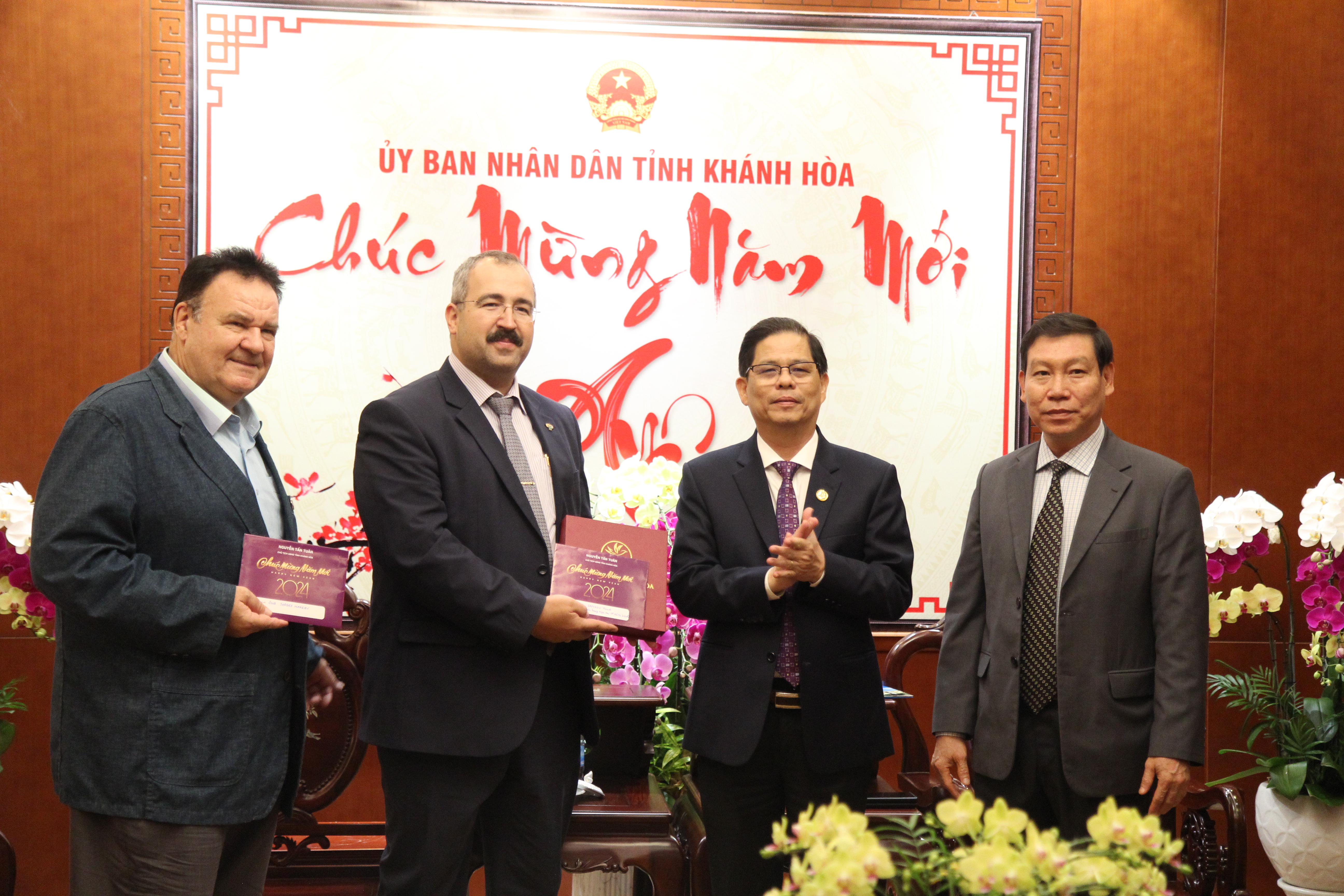 Tổng Lãnh sự Liên bang Nga tại TP. Hồ Chí Minh thăm, chúc Tết lãnh đạo và nhân dân tỉnh Khánh Hòa