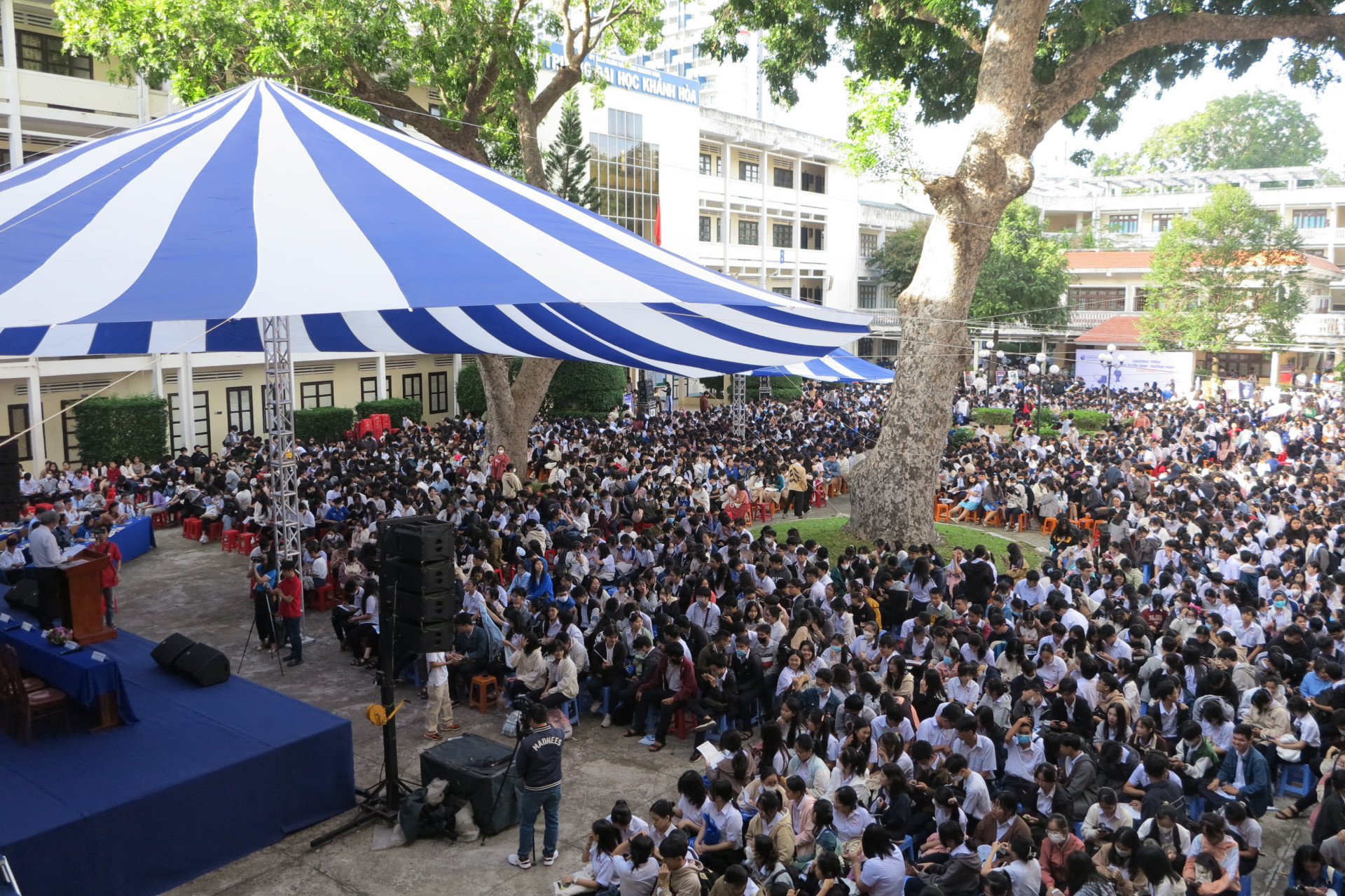 Hơn 4.300 học sinh tham gia chương trình. 