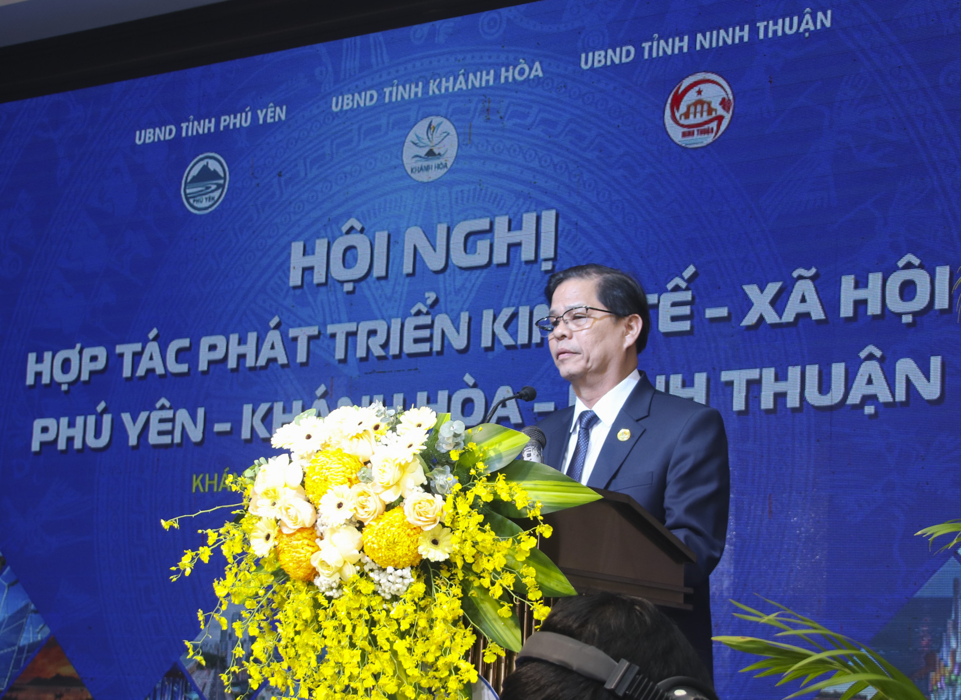 Chủ tịch UBND tỉnh Khánh Hòa Nguyễn Tấn Tuân phát biểu khai mạc.