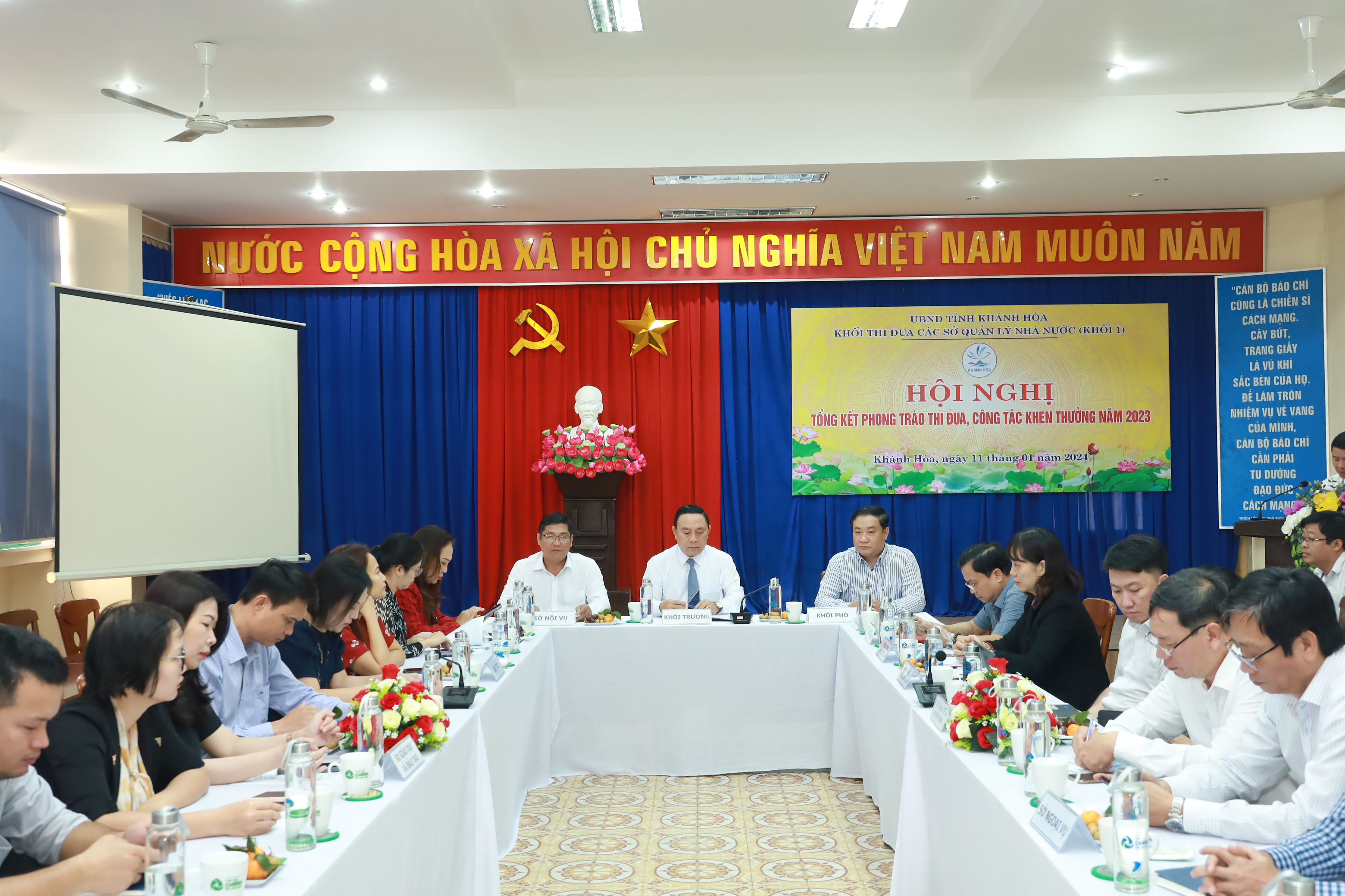 Thống nhất đề nghị Chính phủ tặng cờ thi đua cho Sở Thông tin và Truyền thông