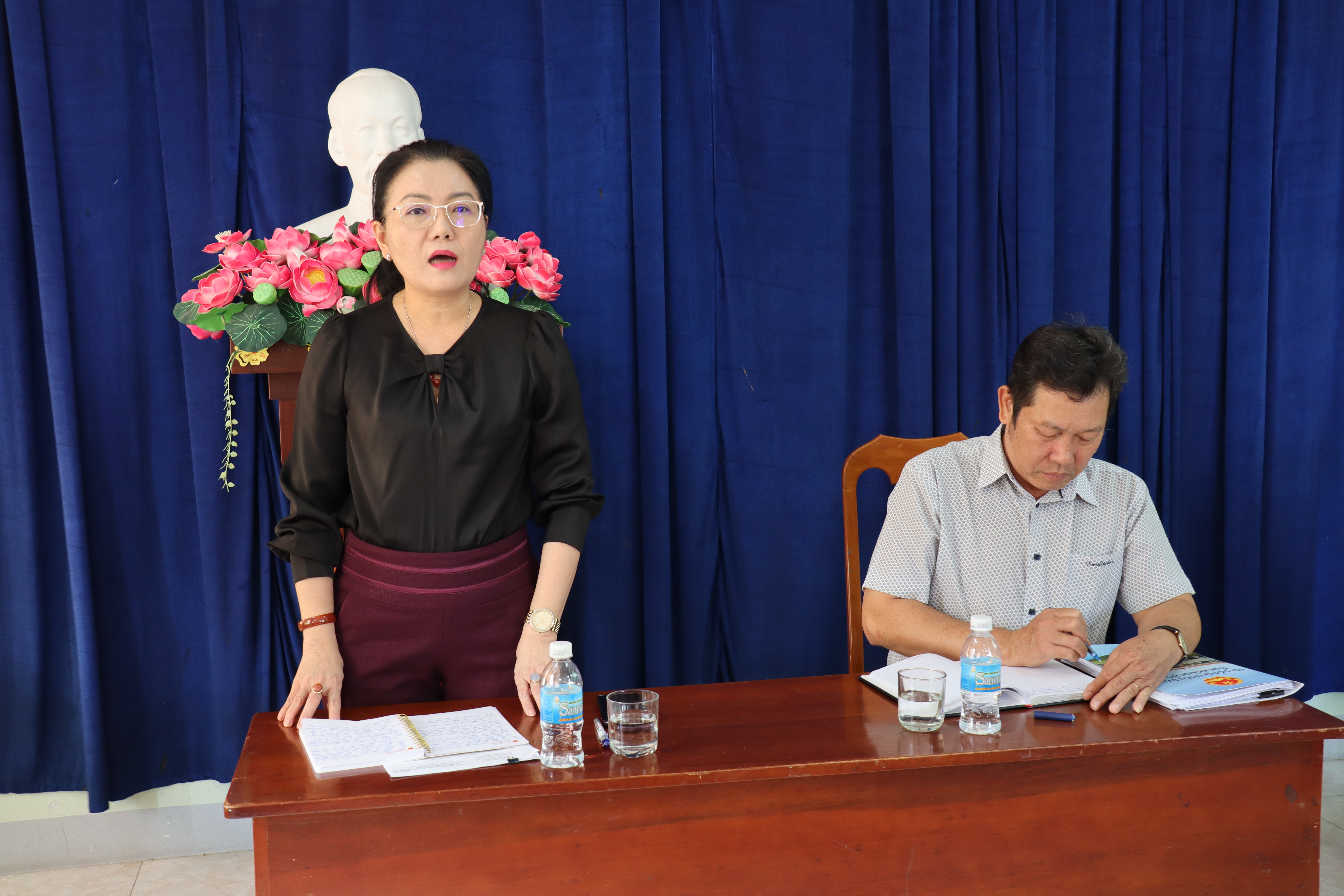 Đoàn giám sát của HĐND tỉnh khảo sát thực tế tại Chung cư A và B chợ Đầm