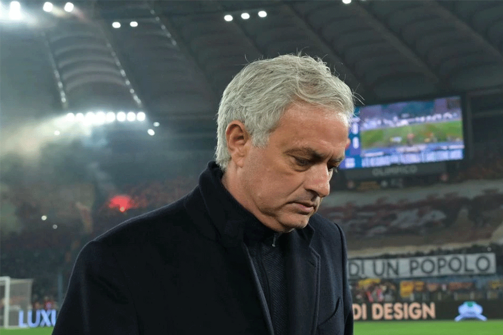 Mourinho vừa mới bị giới chủ AS Roma sa thải.