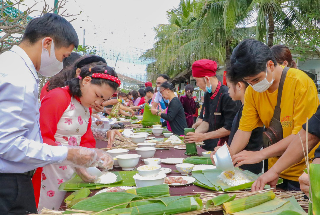 Champa Island Nha Trang tổ chức “Nấu bánh Tét, trở về Tết xưa” vào chiều 4-2