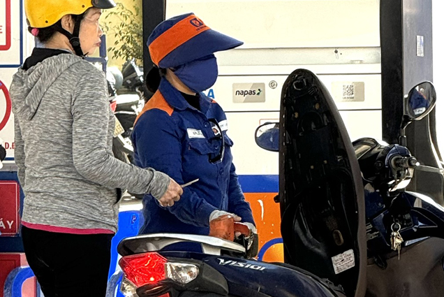 Giá xăng dầu tăng nhẹ