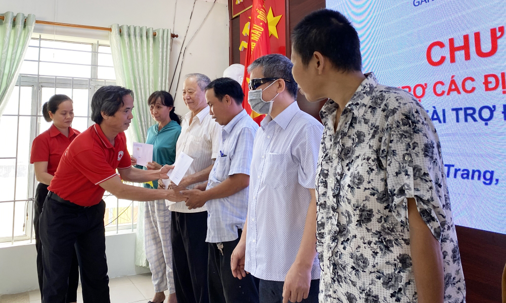 Trao tặng quà cho các địa chỉ nhân đạo tại TP. Nha Trang